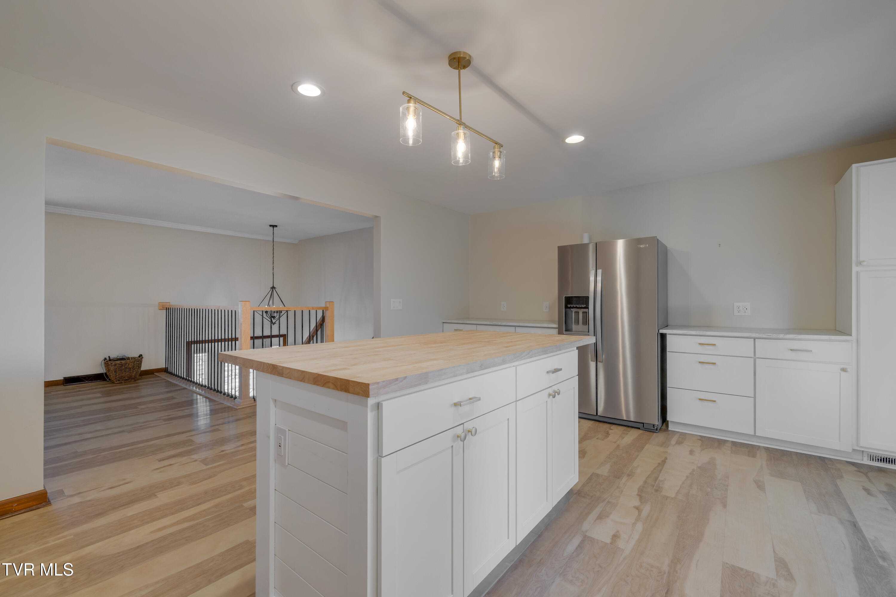 2502 Rambling Road