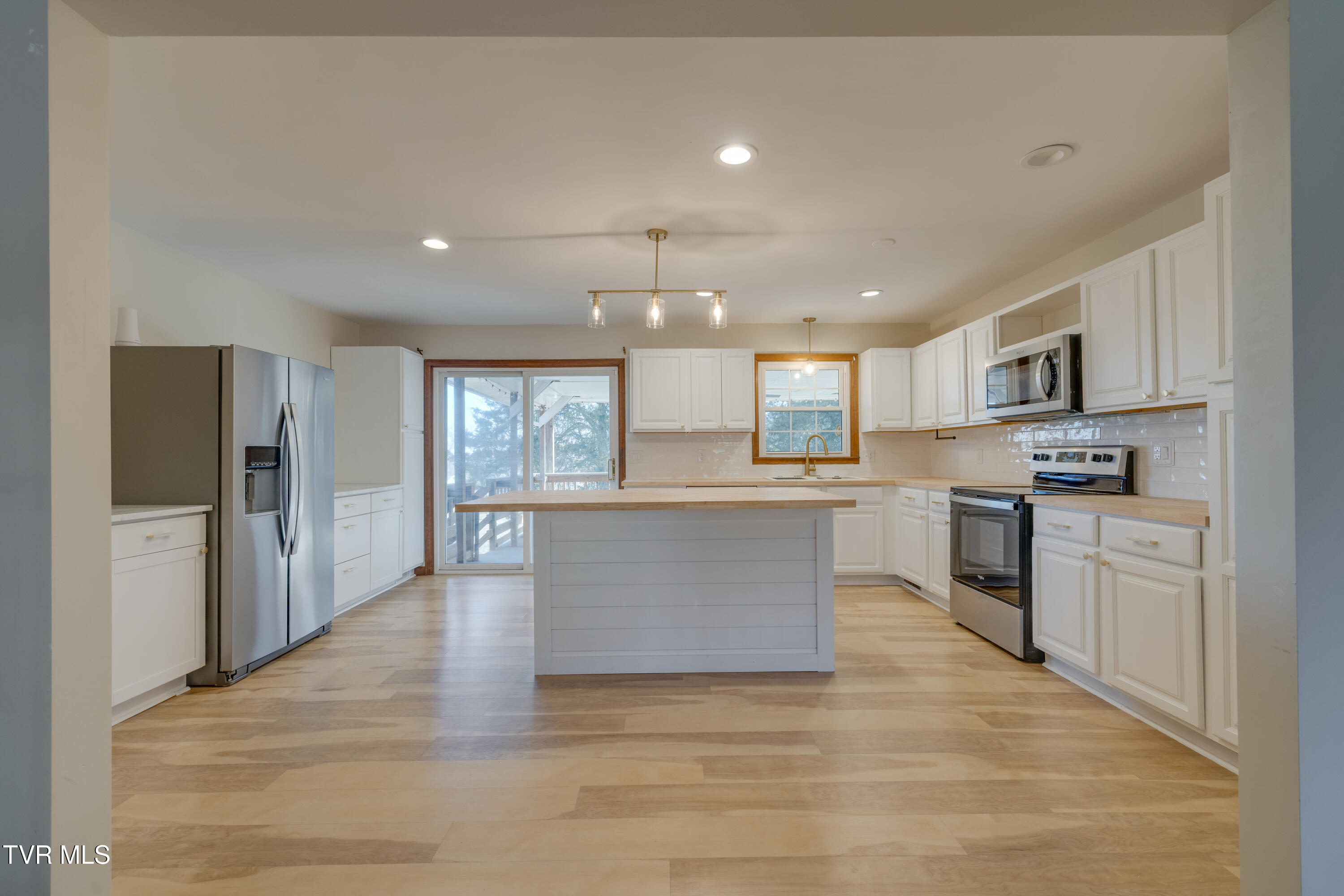 2502 Rambling Road