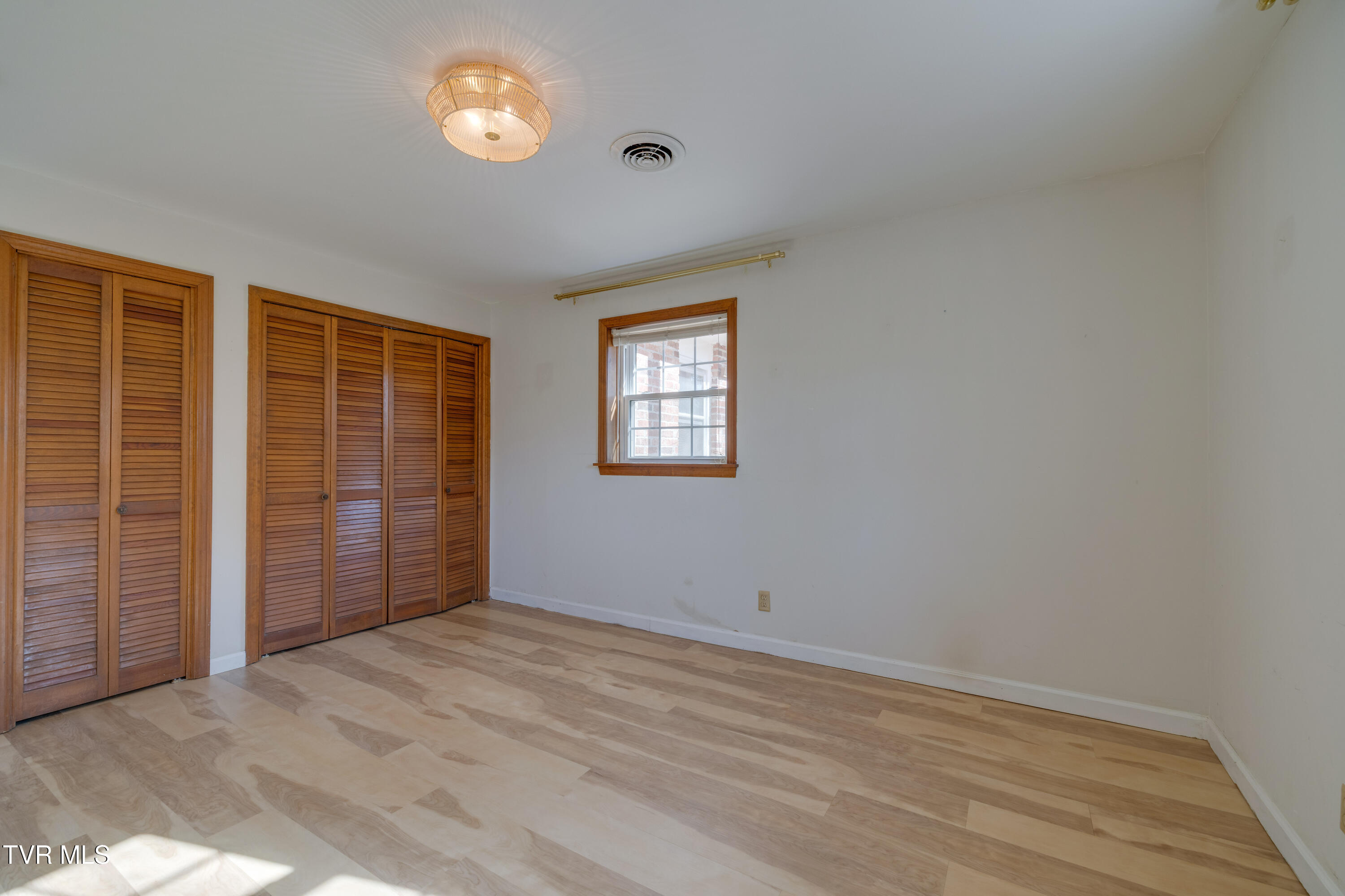 2502 Rambling Road