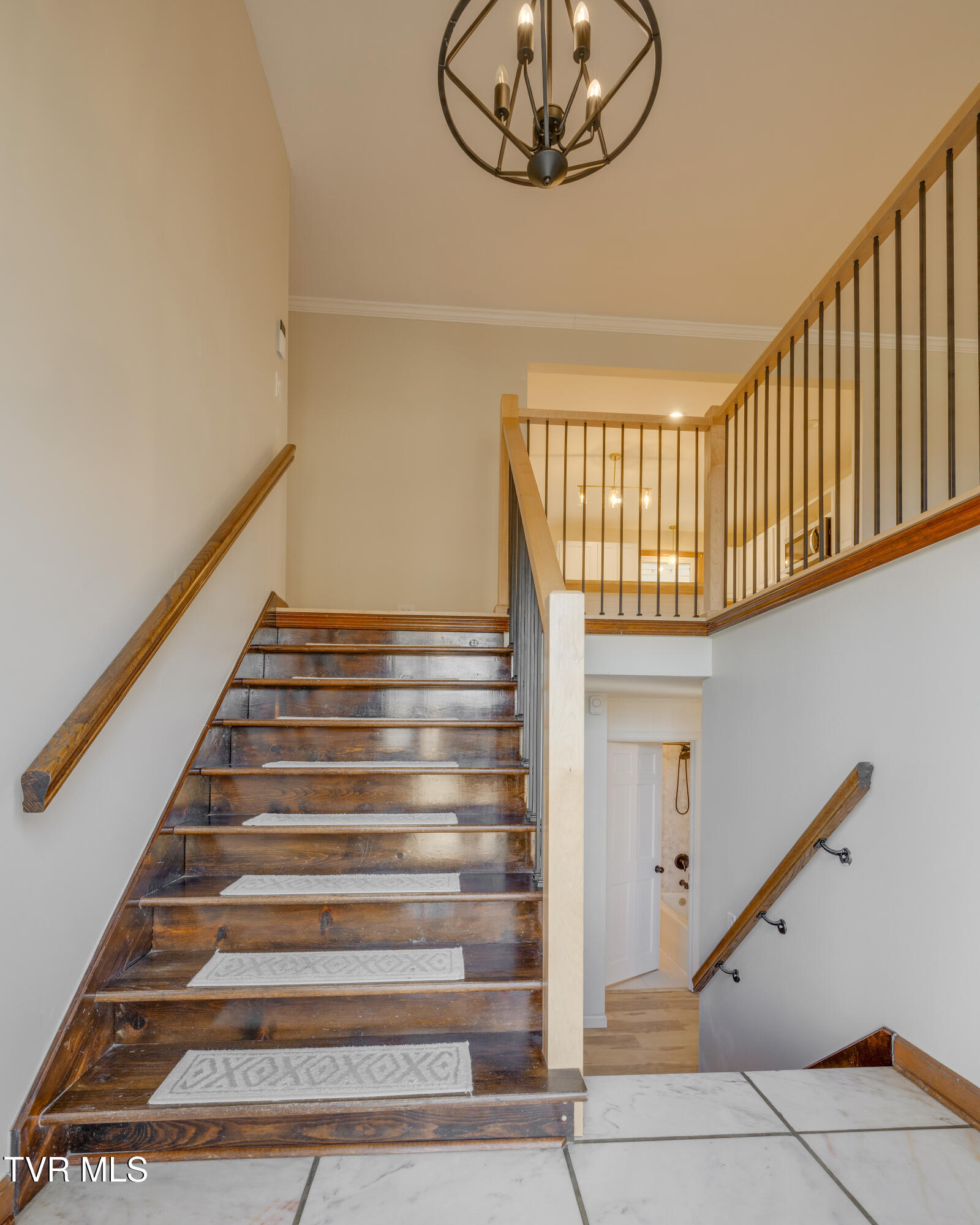 2502 Rambling Road