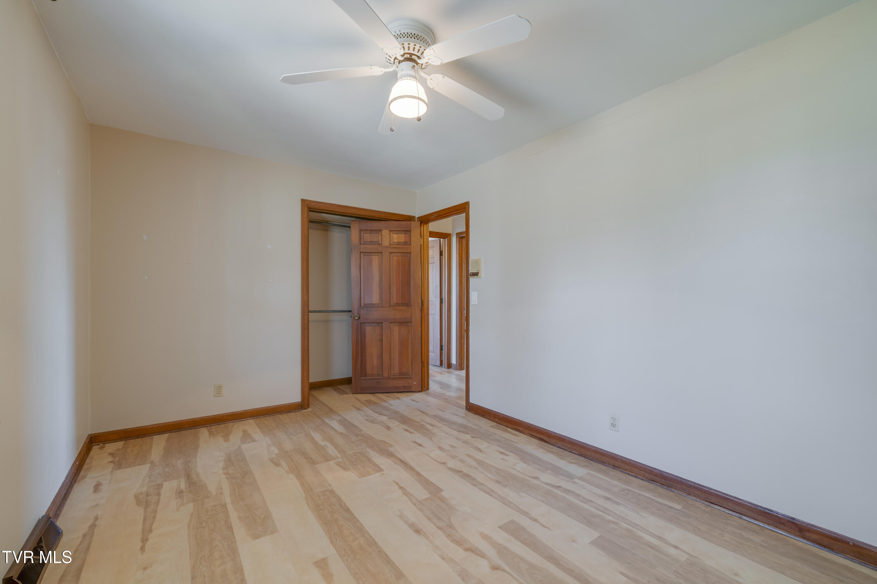 2502 Rambling Road
