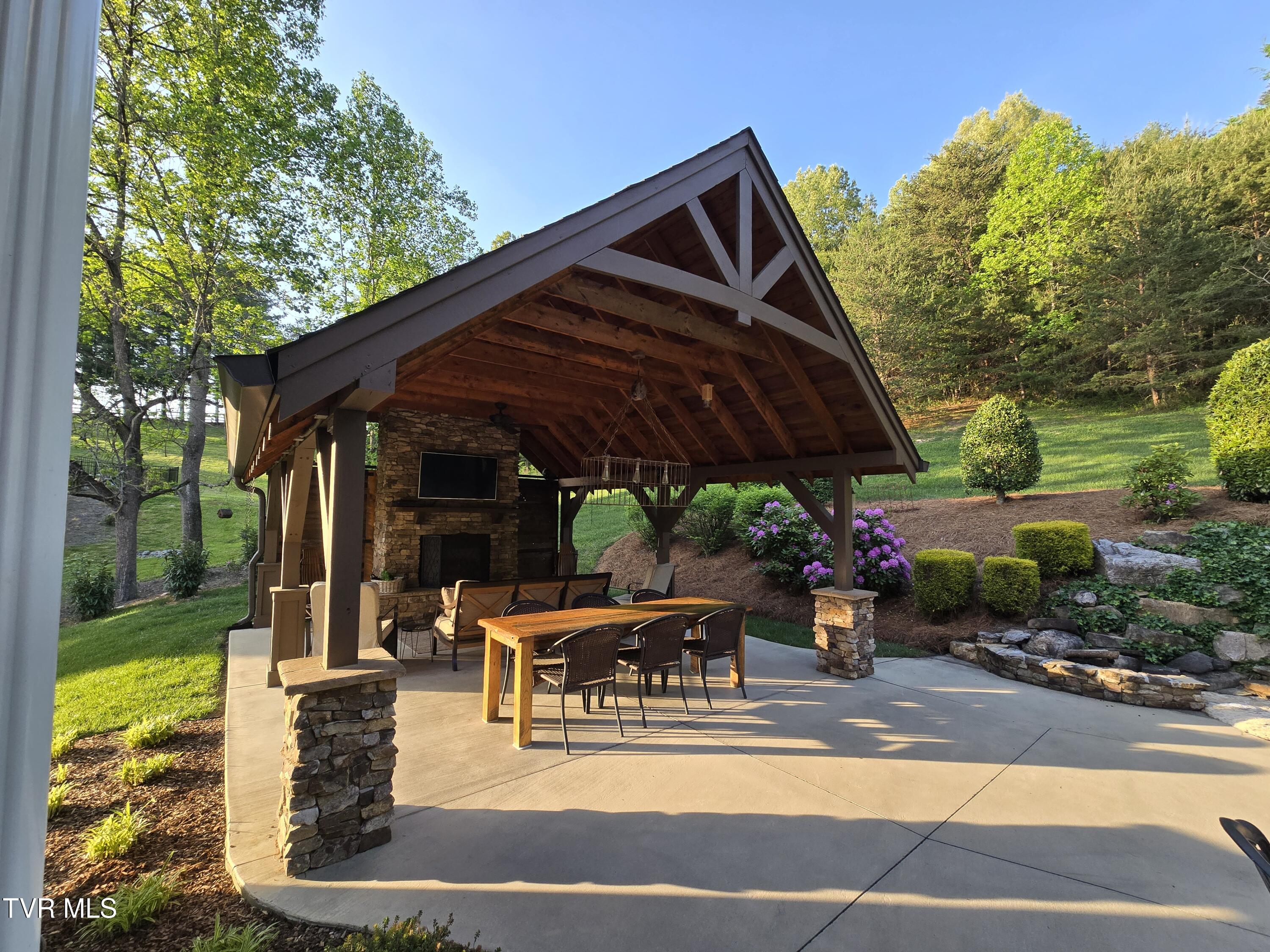 106 Stone Ridge Court