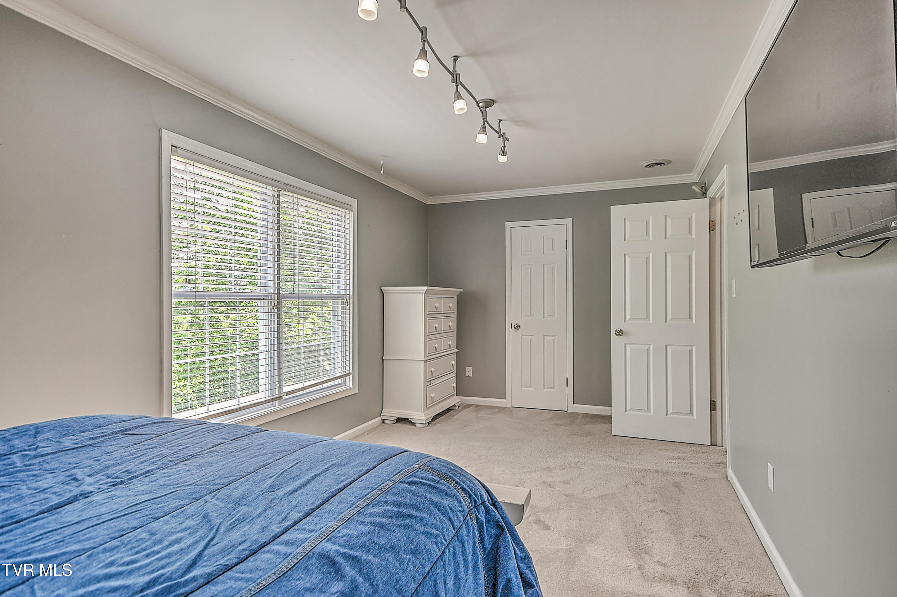 641 Peoples Road