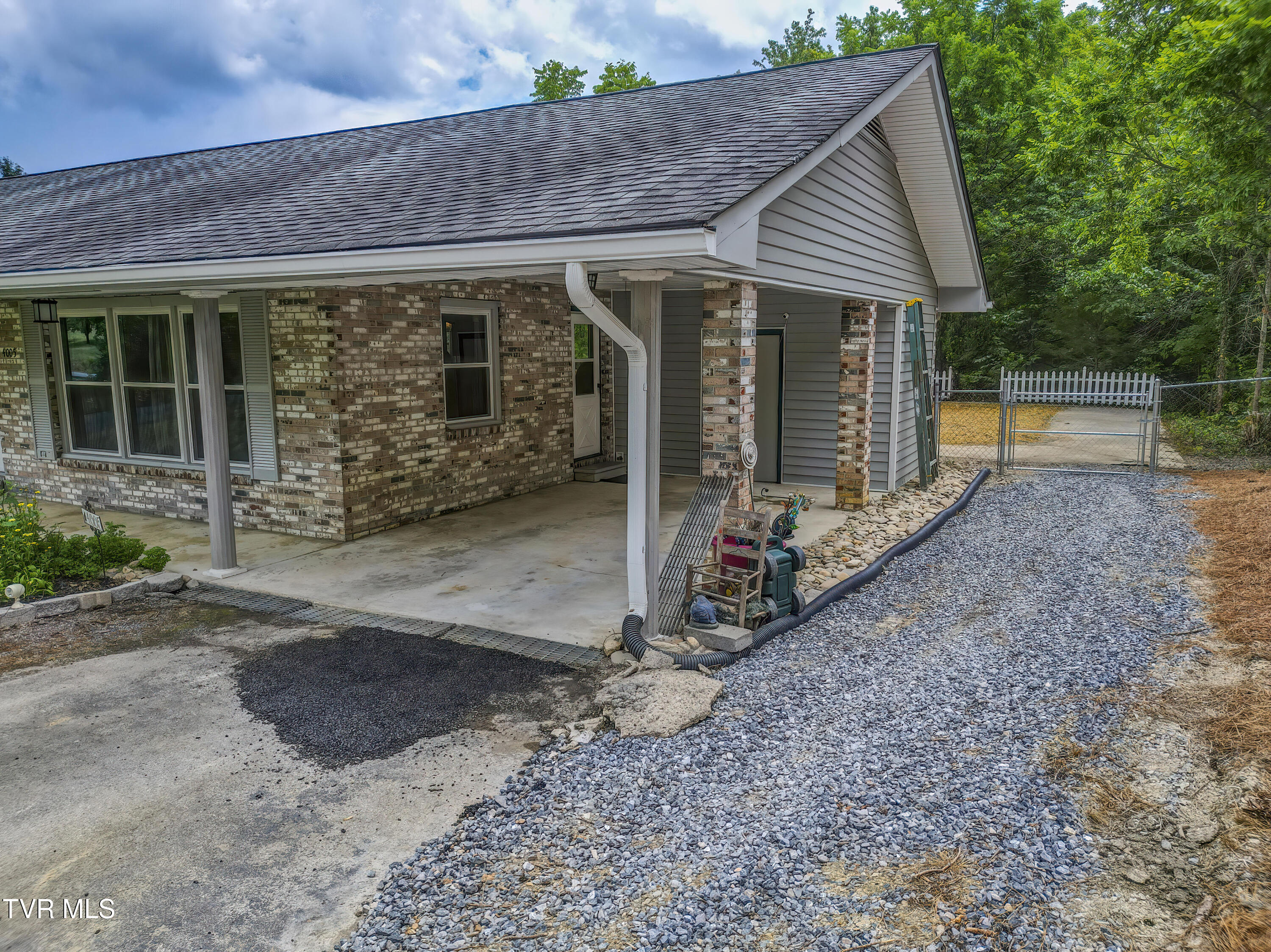 4005 Leaning Pine Road