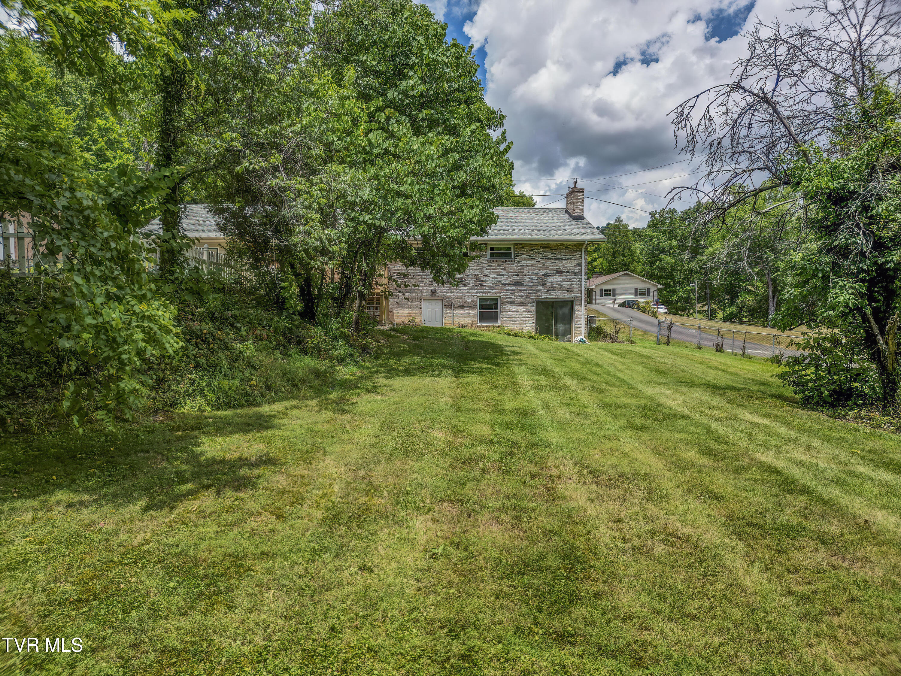 4005 Leaning Pine Road