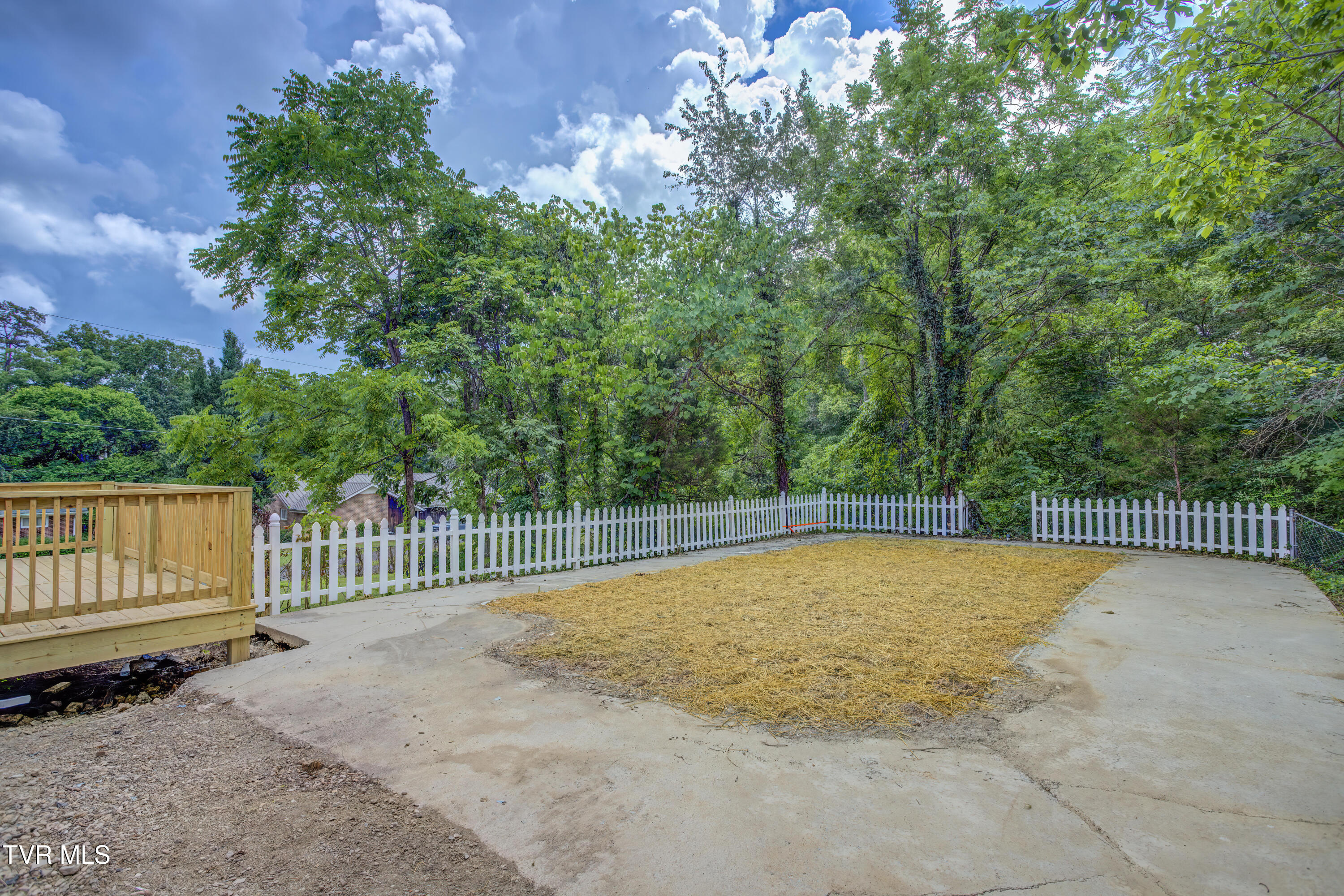 4005 Leaning Pine Road