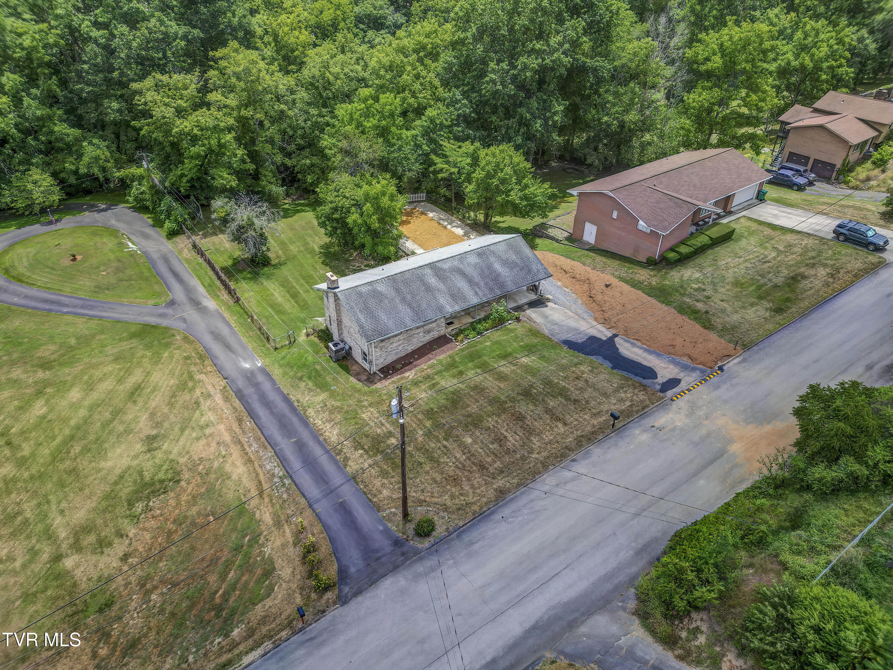 4005 Leaning Pine Road