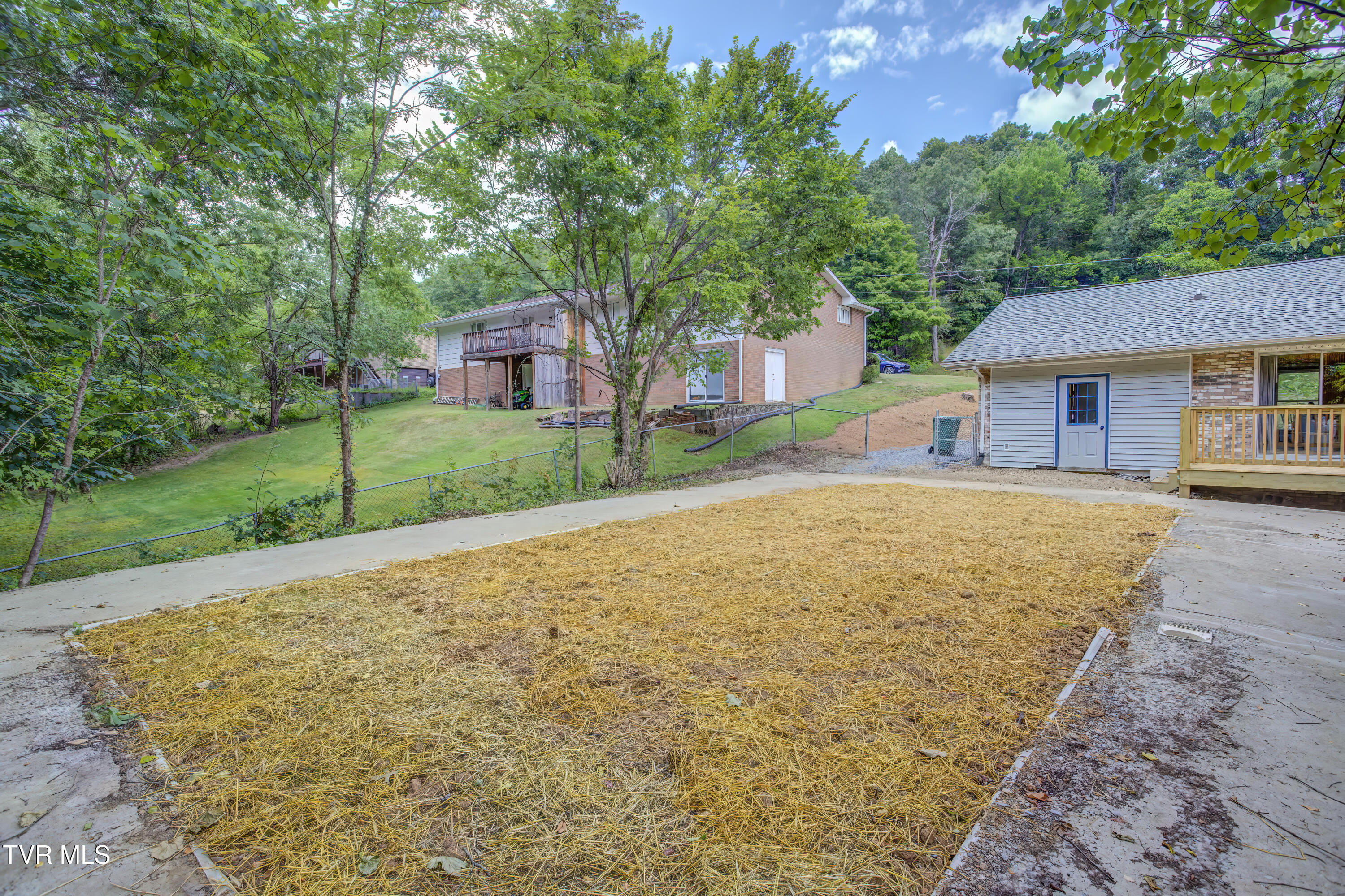 4005 Leaning Pine Road
