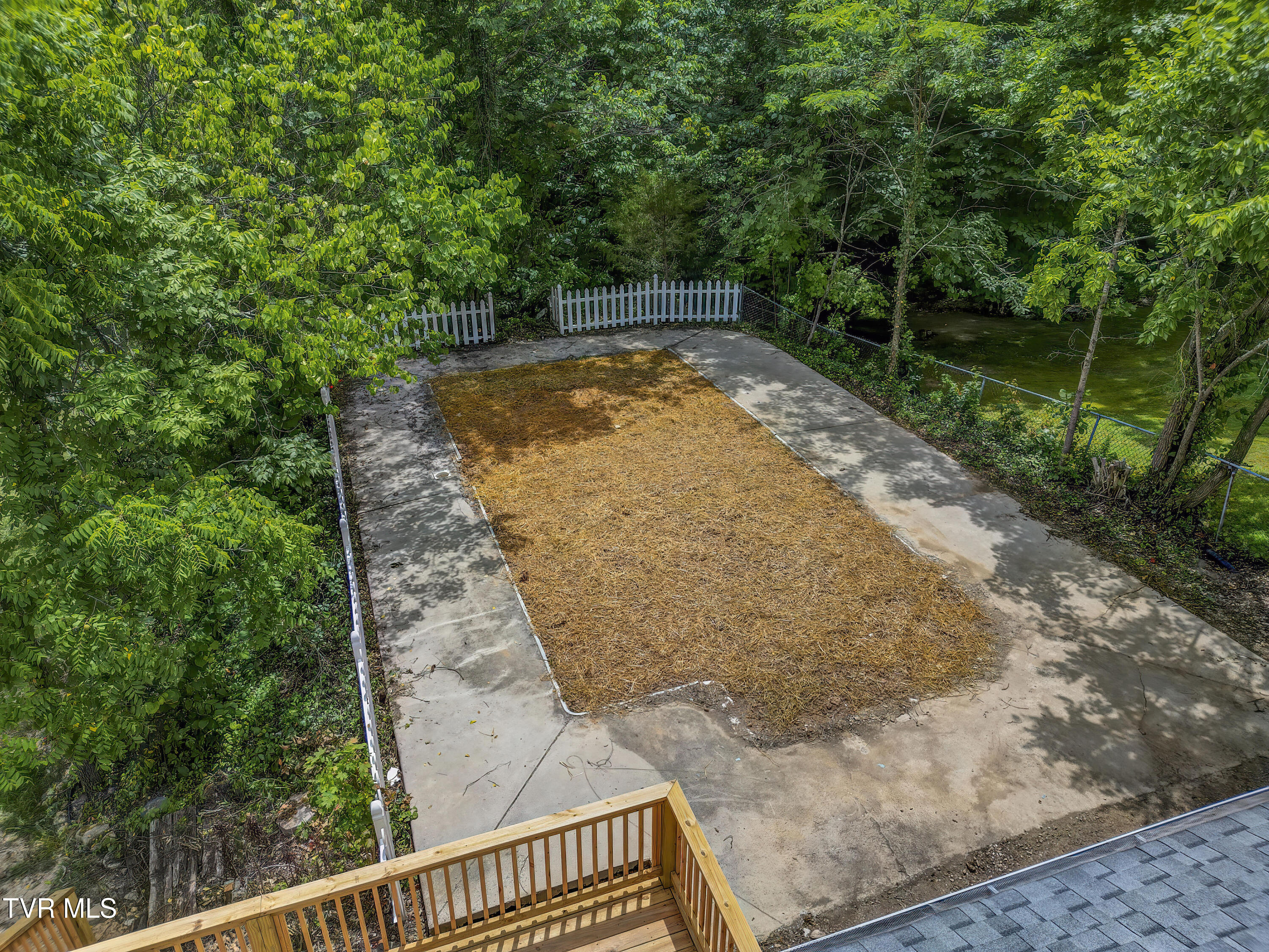 4005 Leaning Pine Road