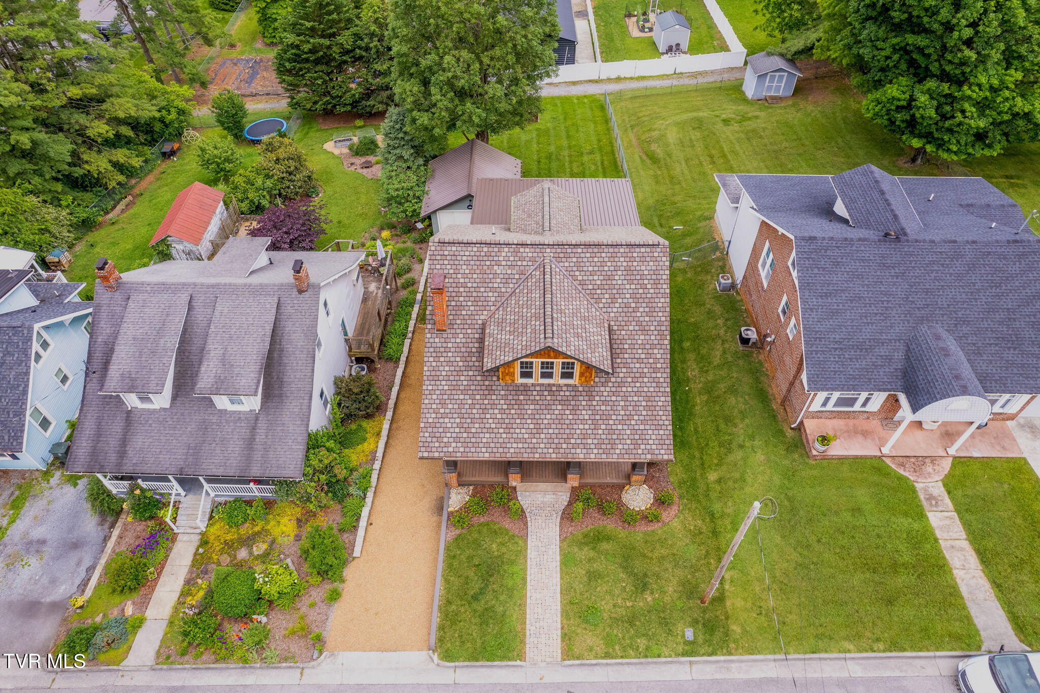 263 Northeast Oak Hill Street