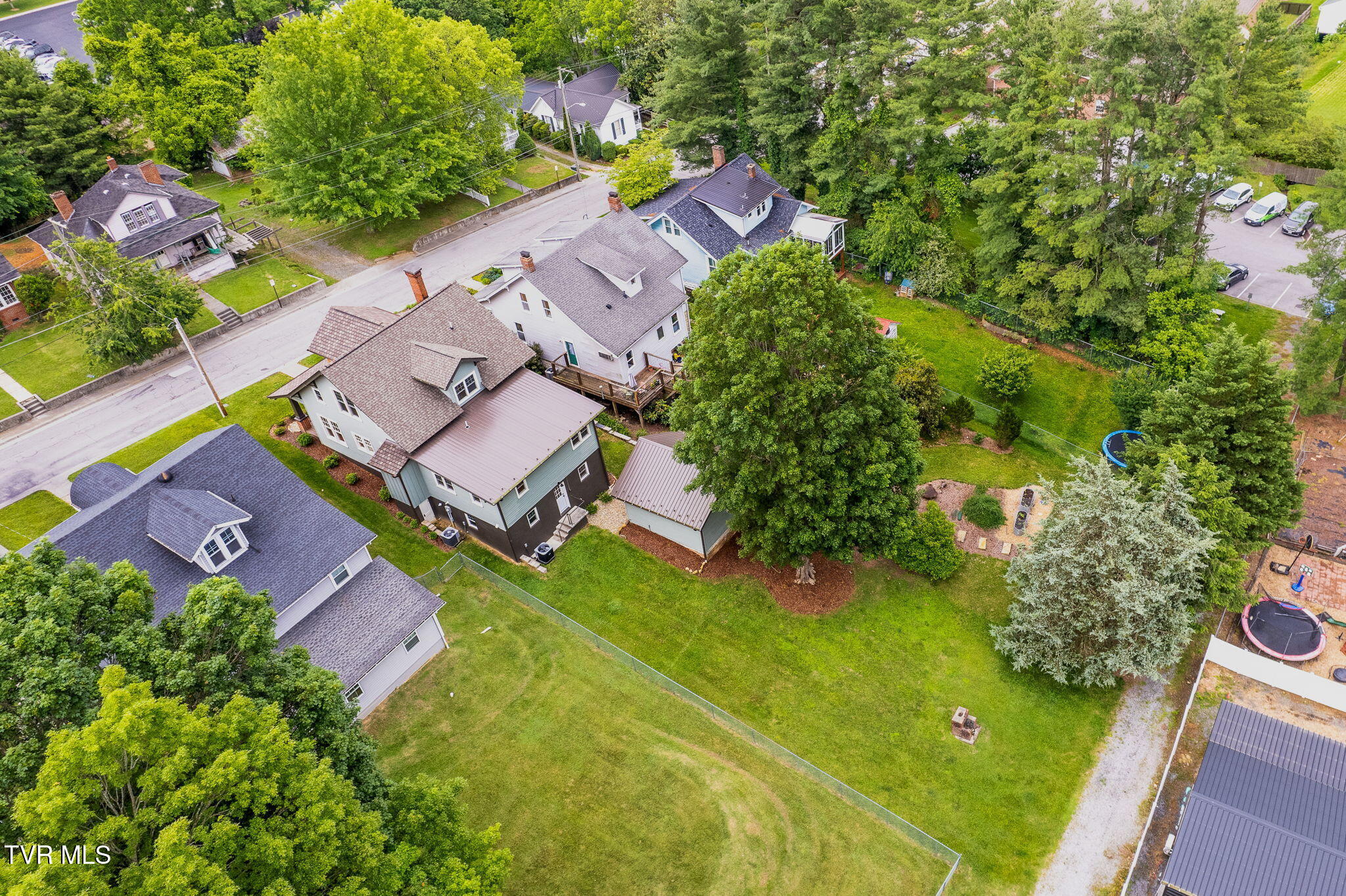 263 Northeast Oak Hill Street