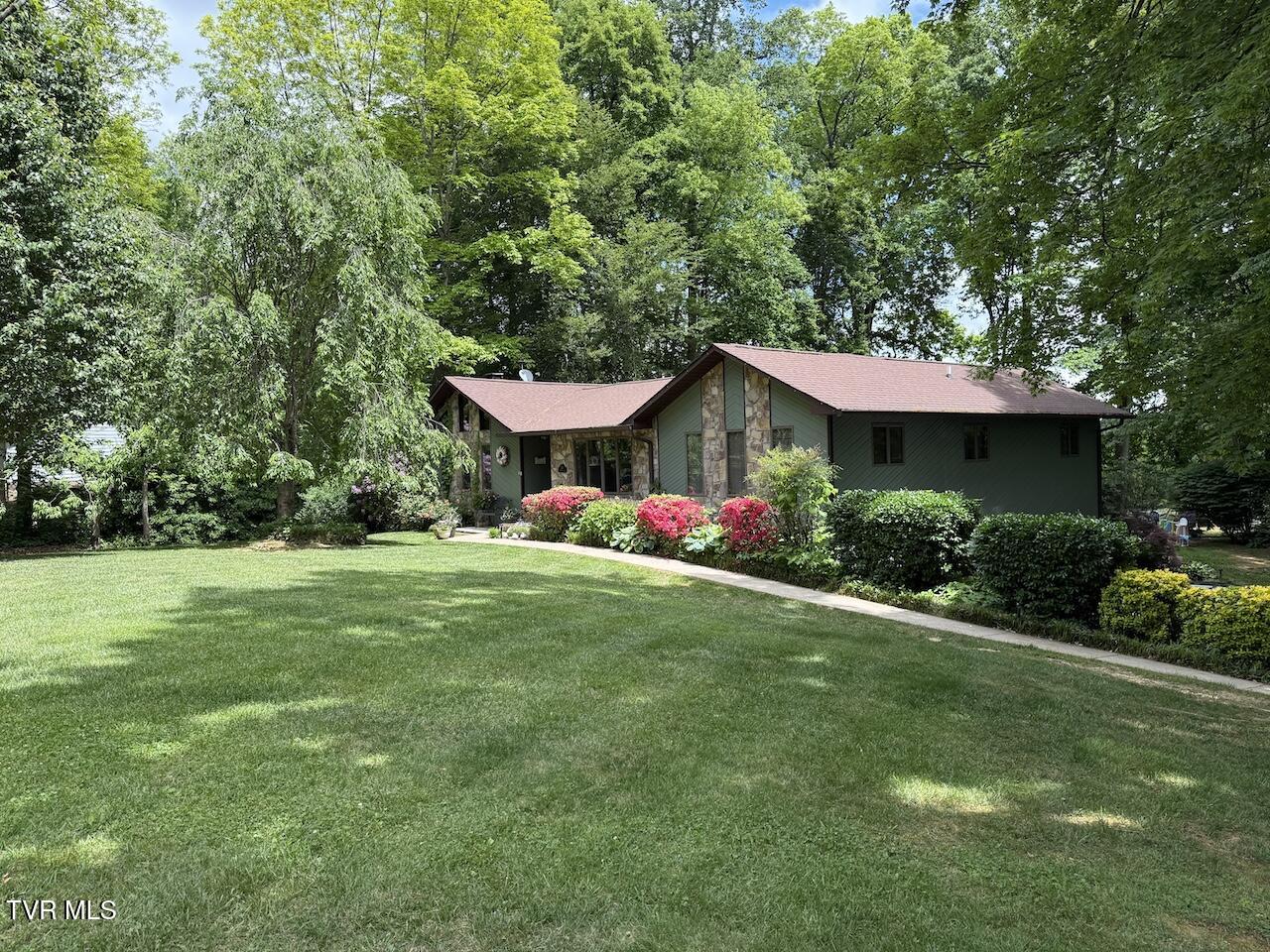 230 Picadilly Lane