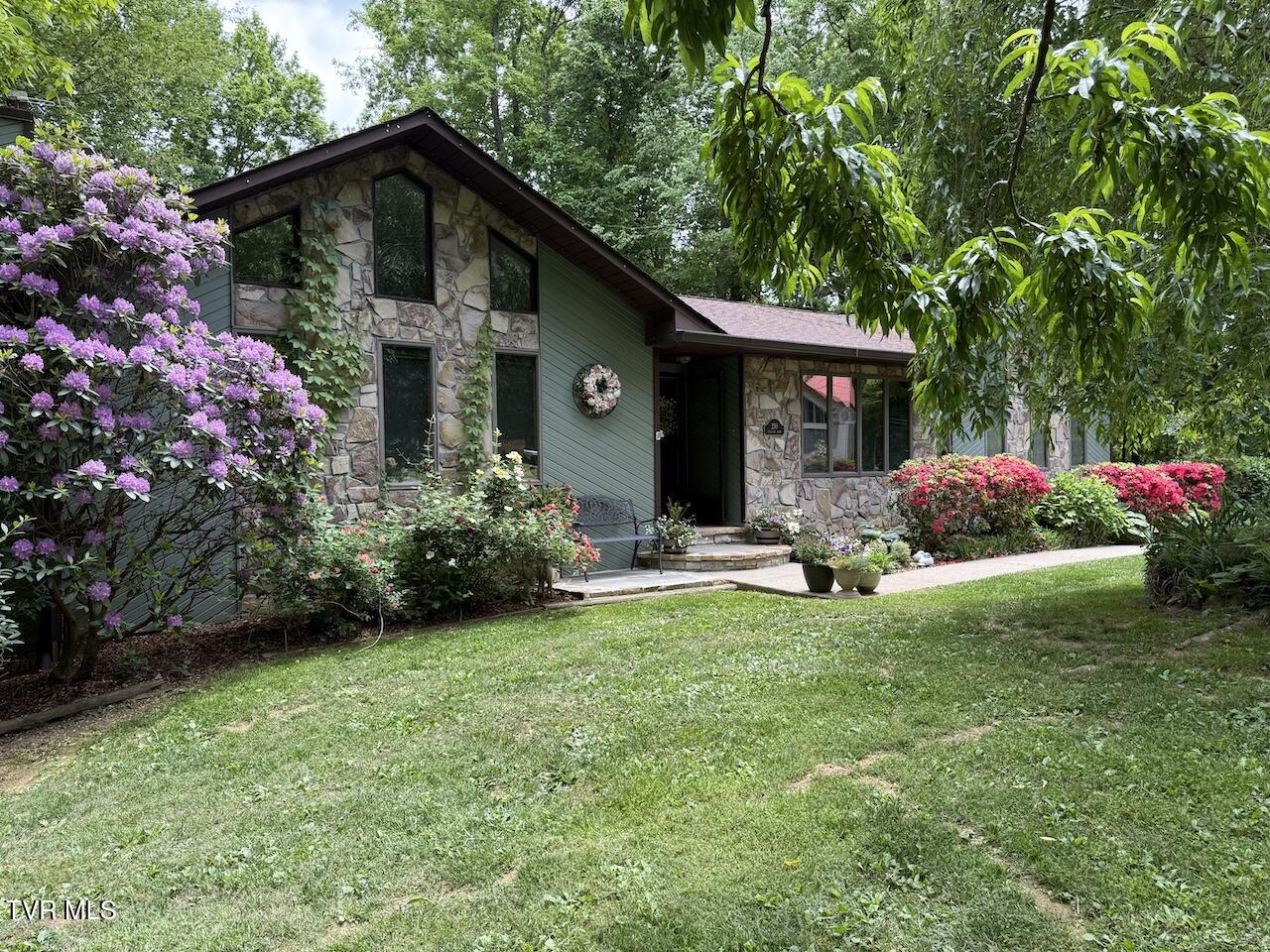 230 Picadilly Lane