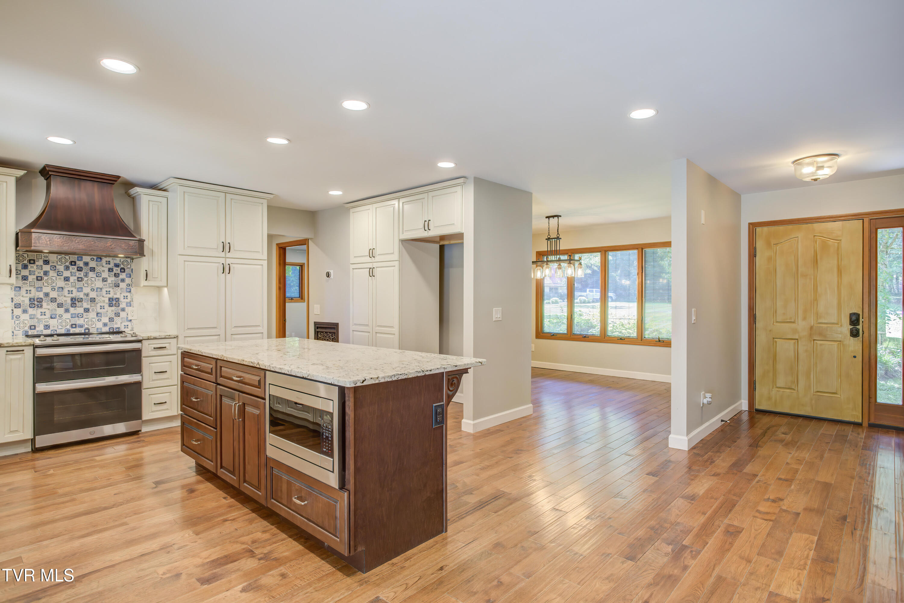 230 Picadilly Lane