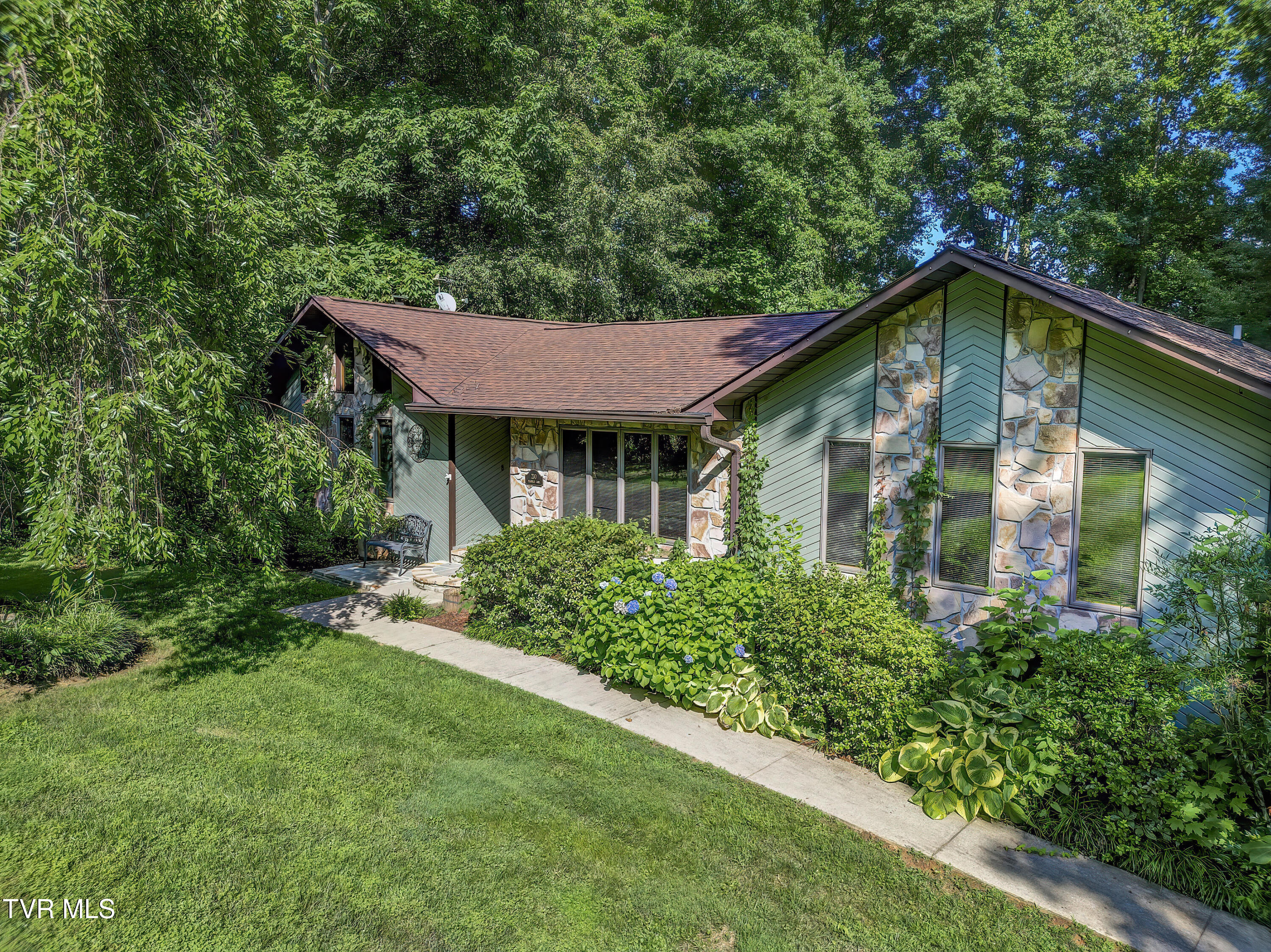 230 Picadilly Lane