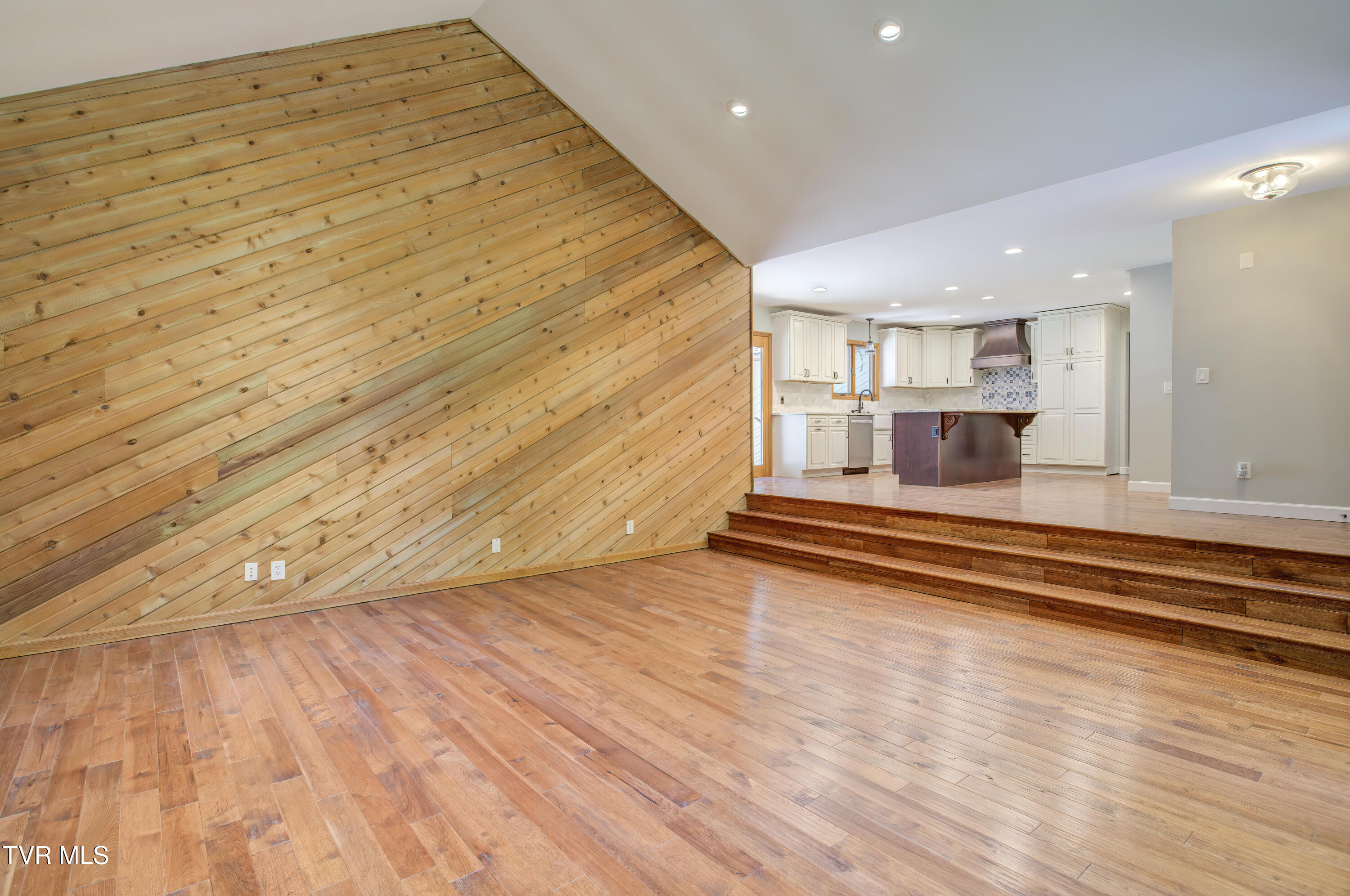 230 Picadilly Lane