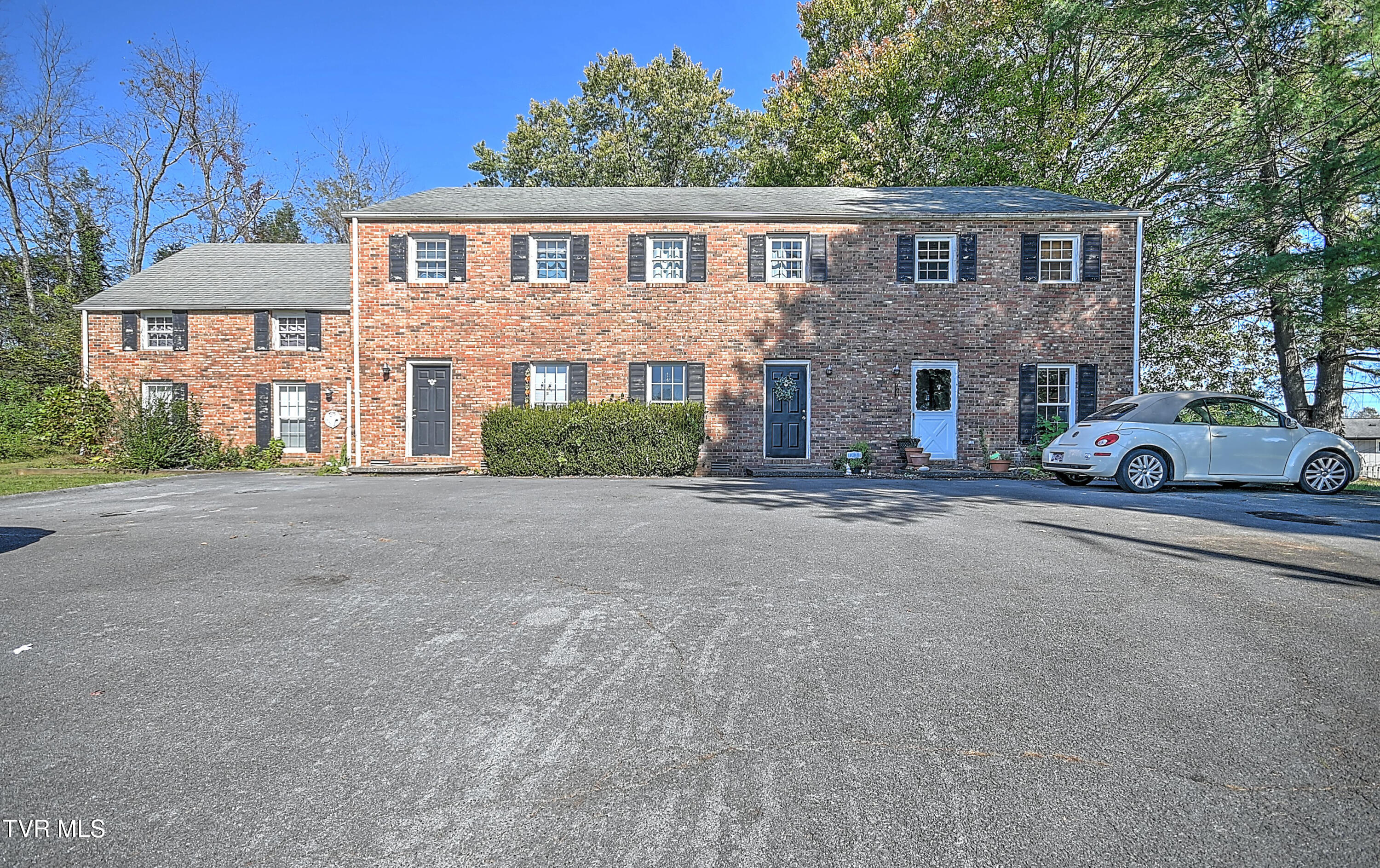 5021 Emerald Drive