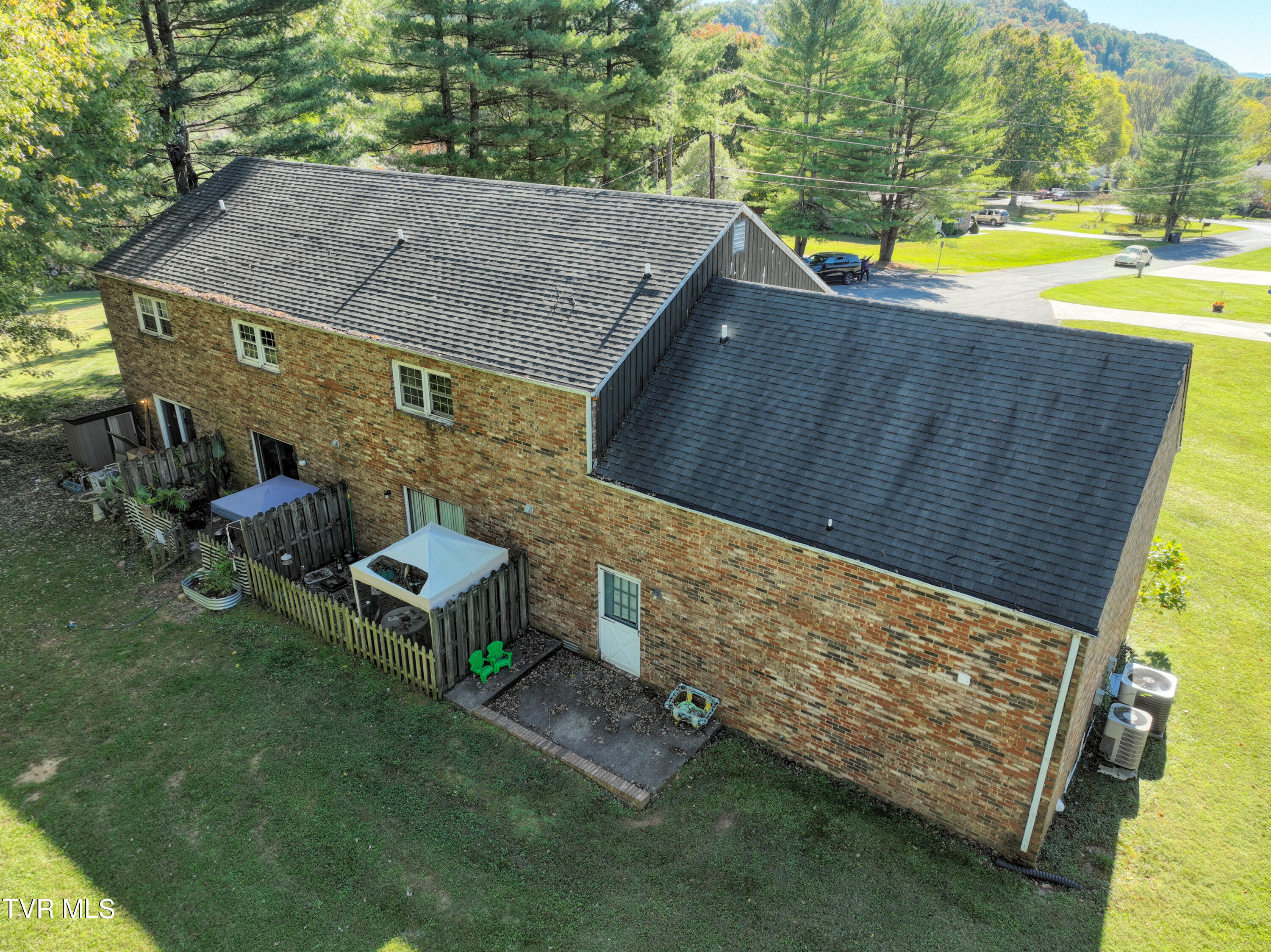 5021 Emerald Drive