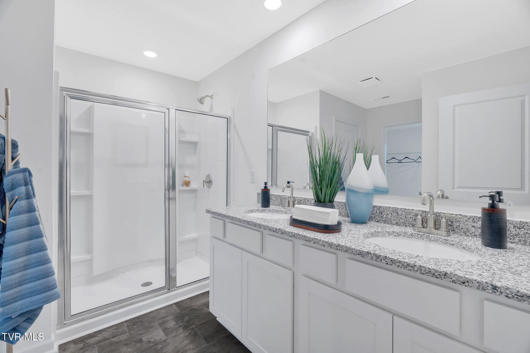 215 Artist Avenue