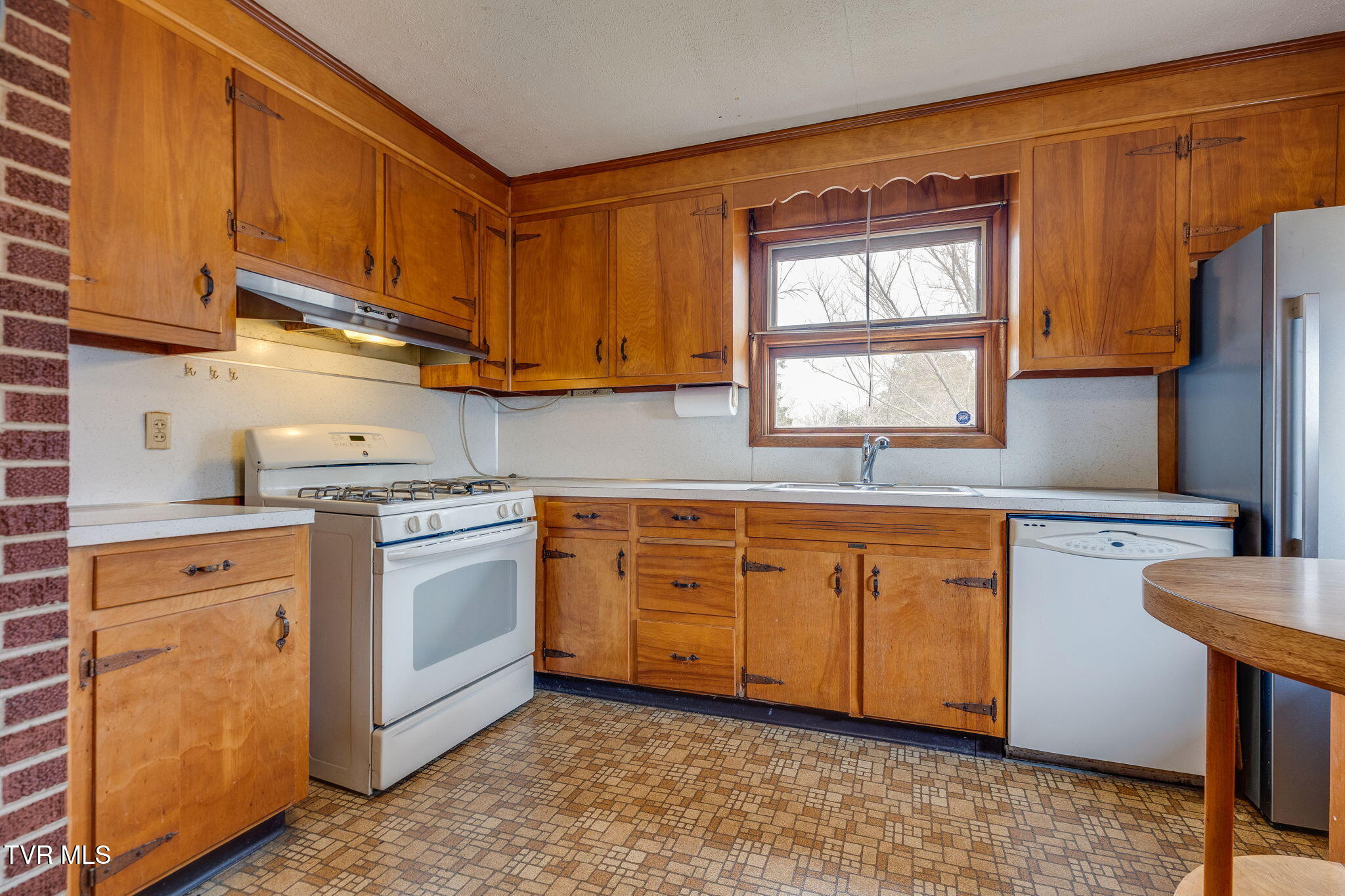4197 Skyland Drive
