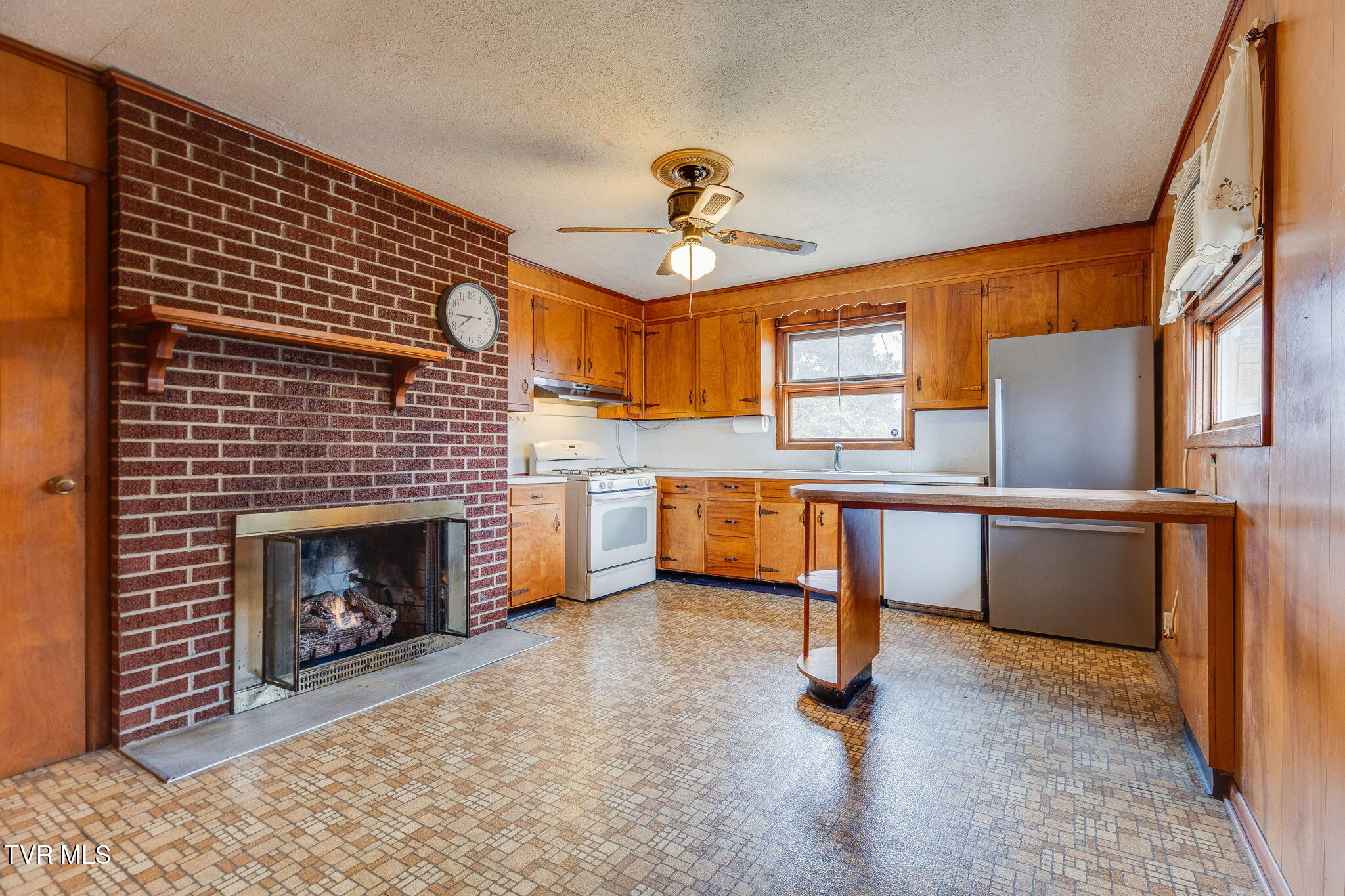 4197 Skyland Drive