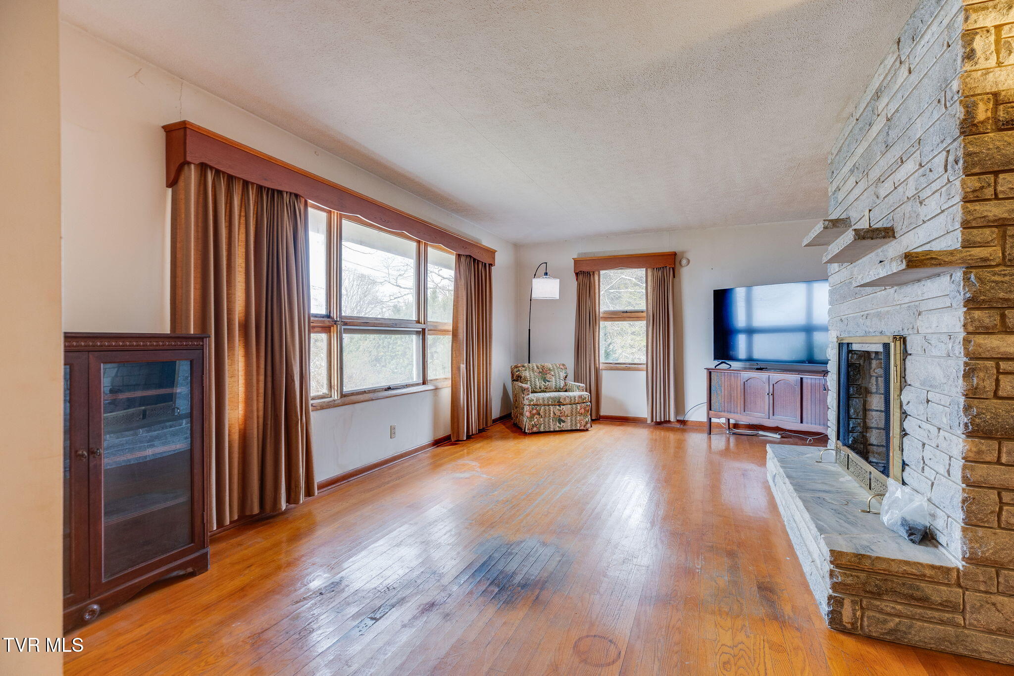4197 Skyland Drive