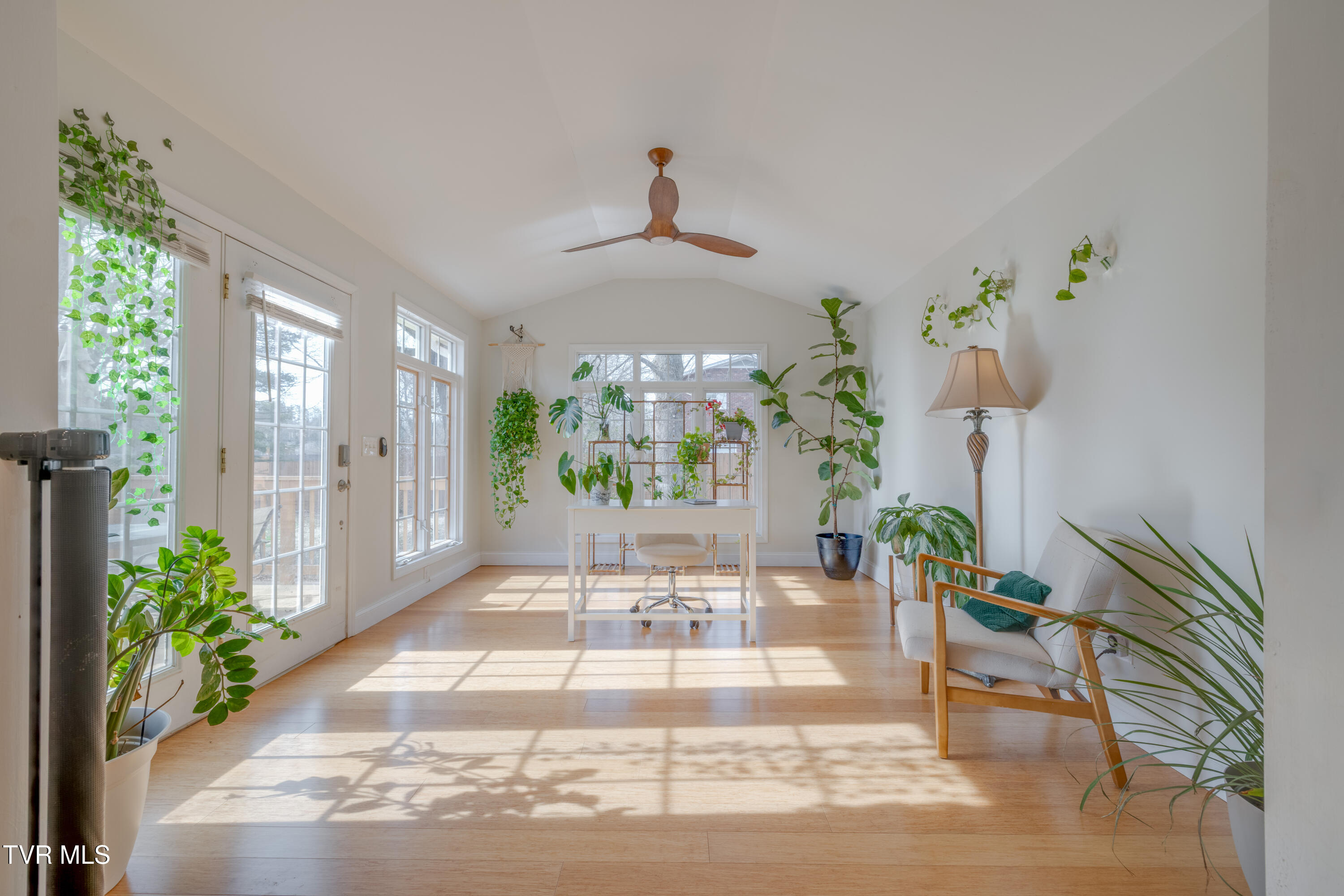2405 Rambling Road
