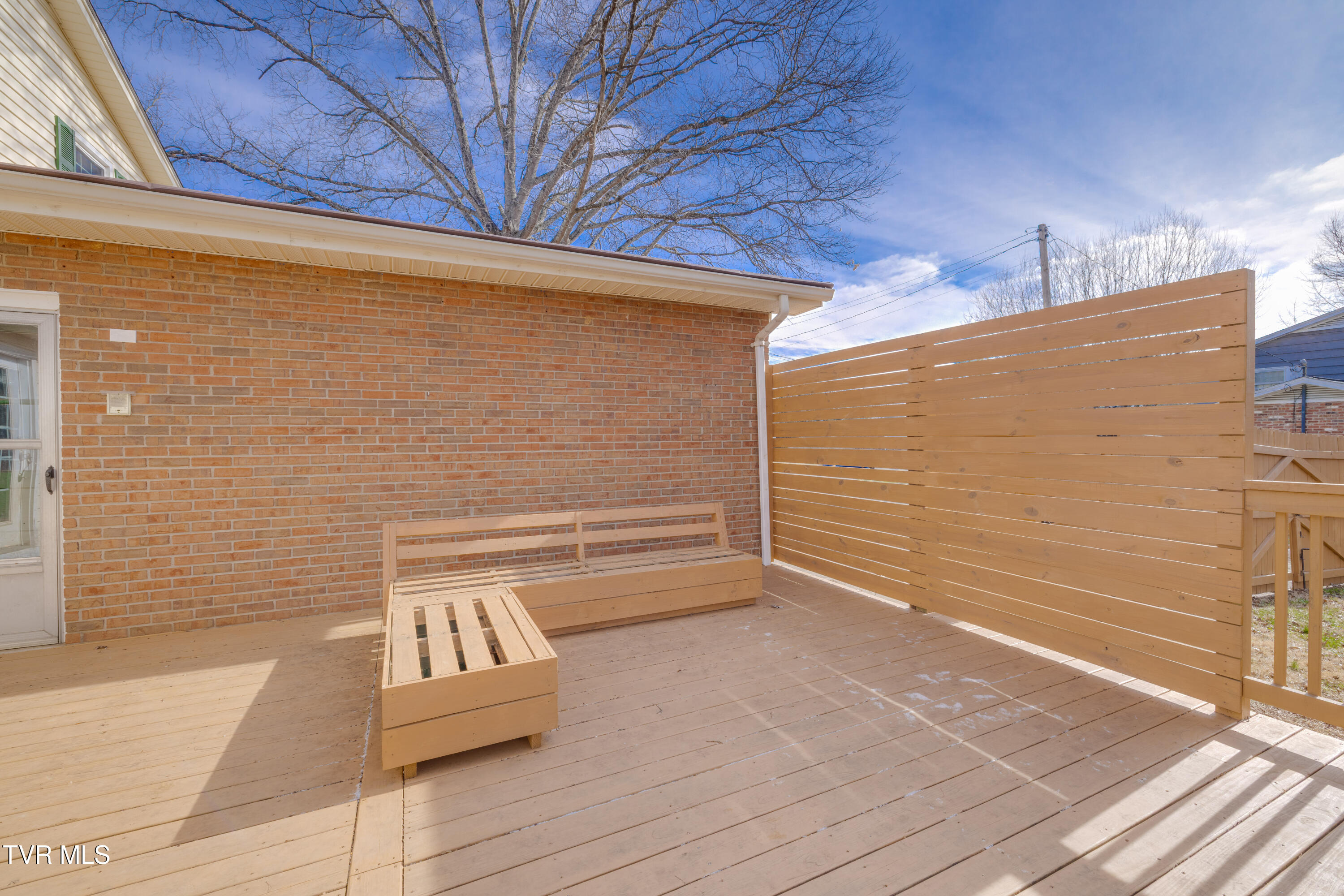 2405 Rambling Road
