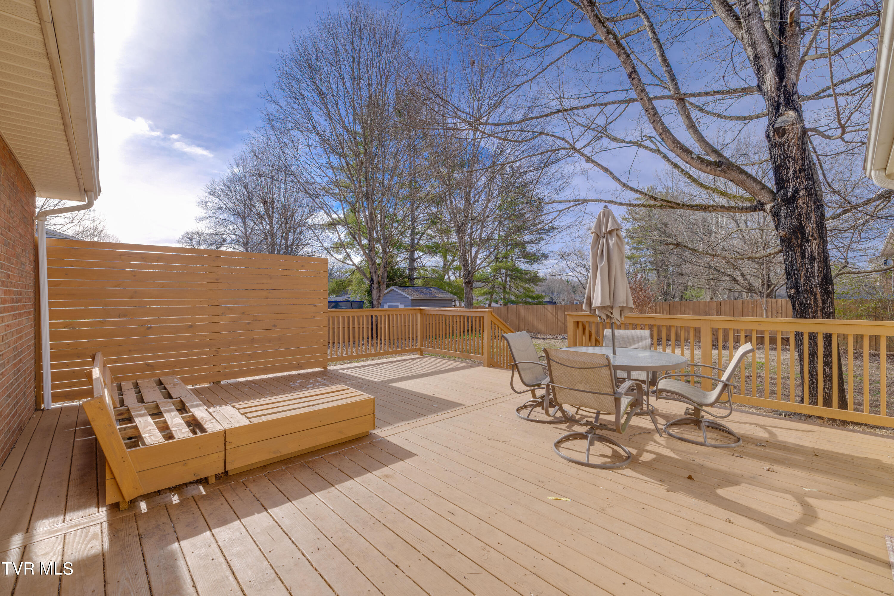 2405 Rambling Road