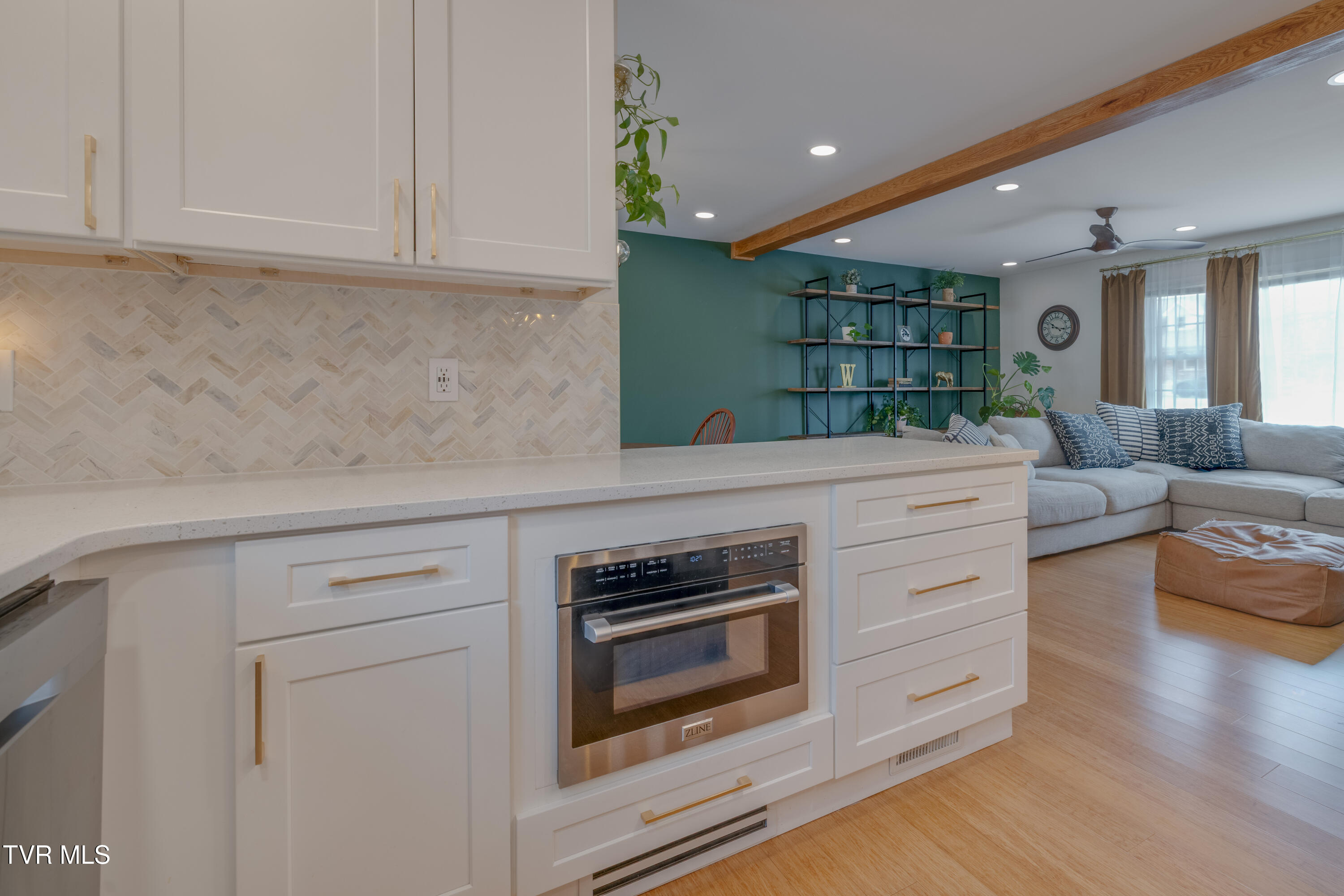 2405 Rambling Road