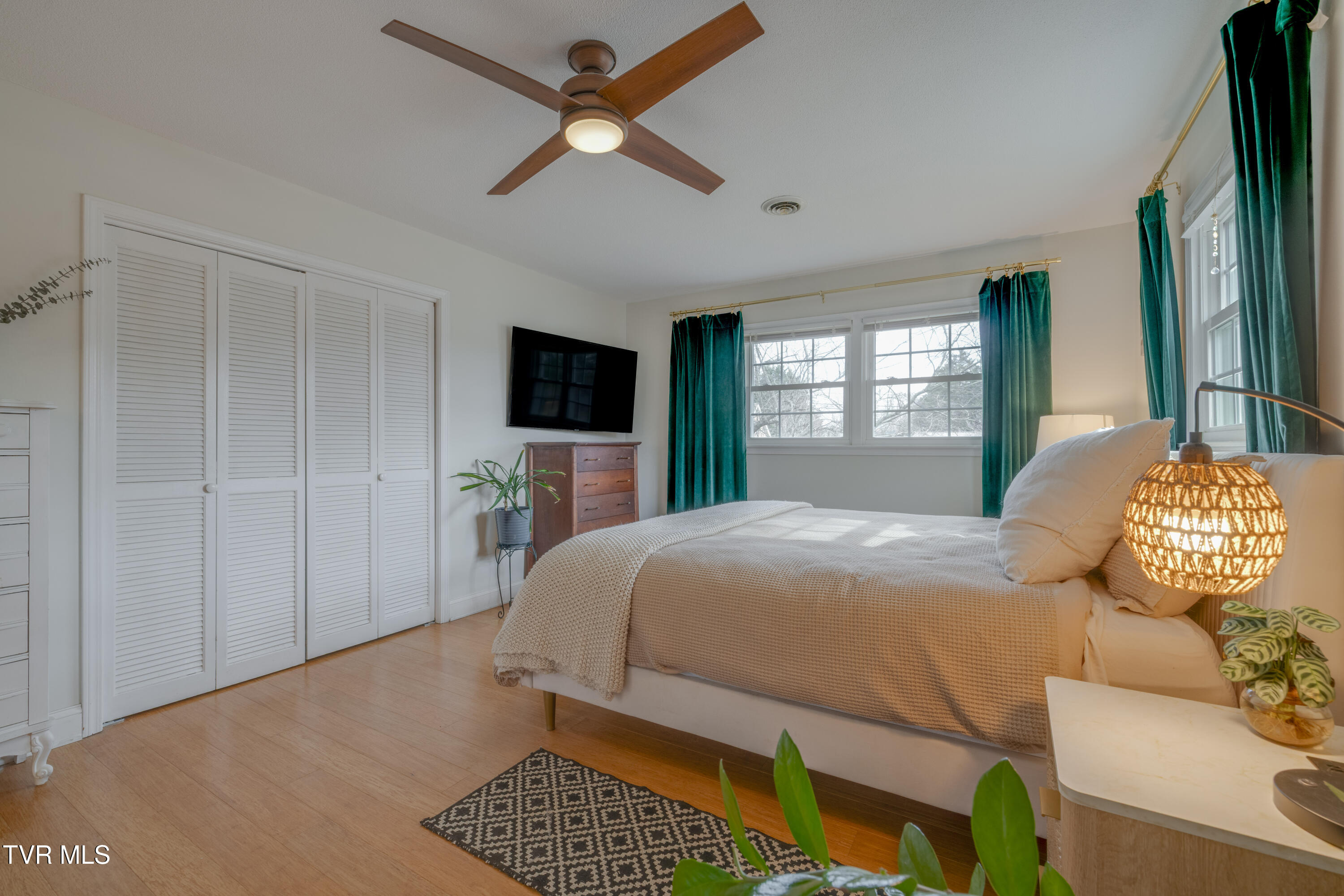 2405 Rambling Road