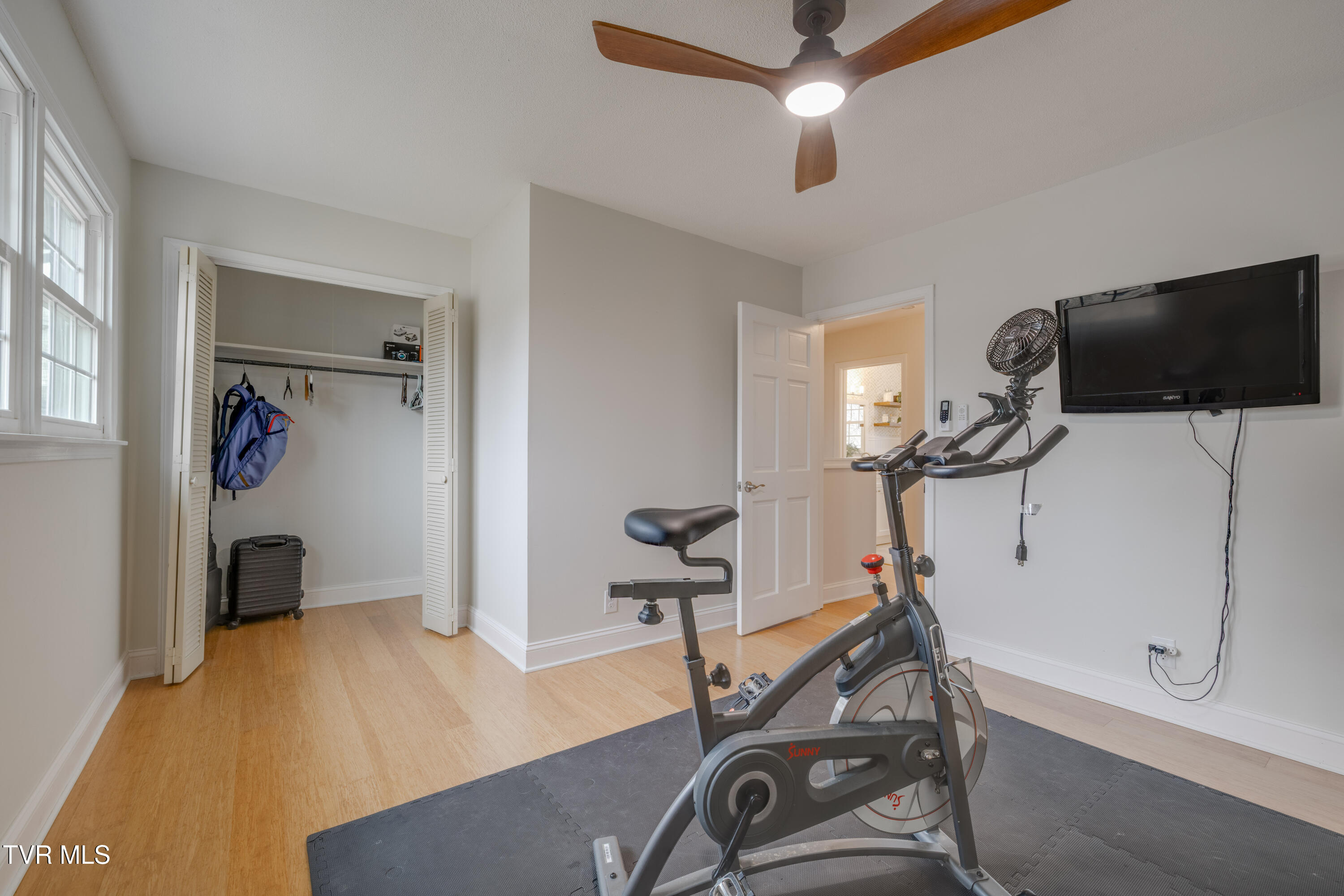 2405 Rambling Road