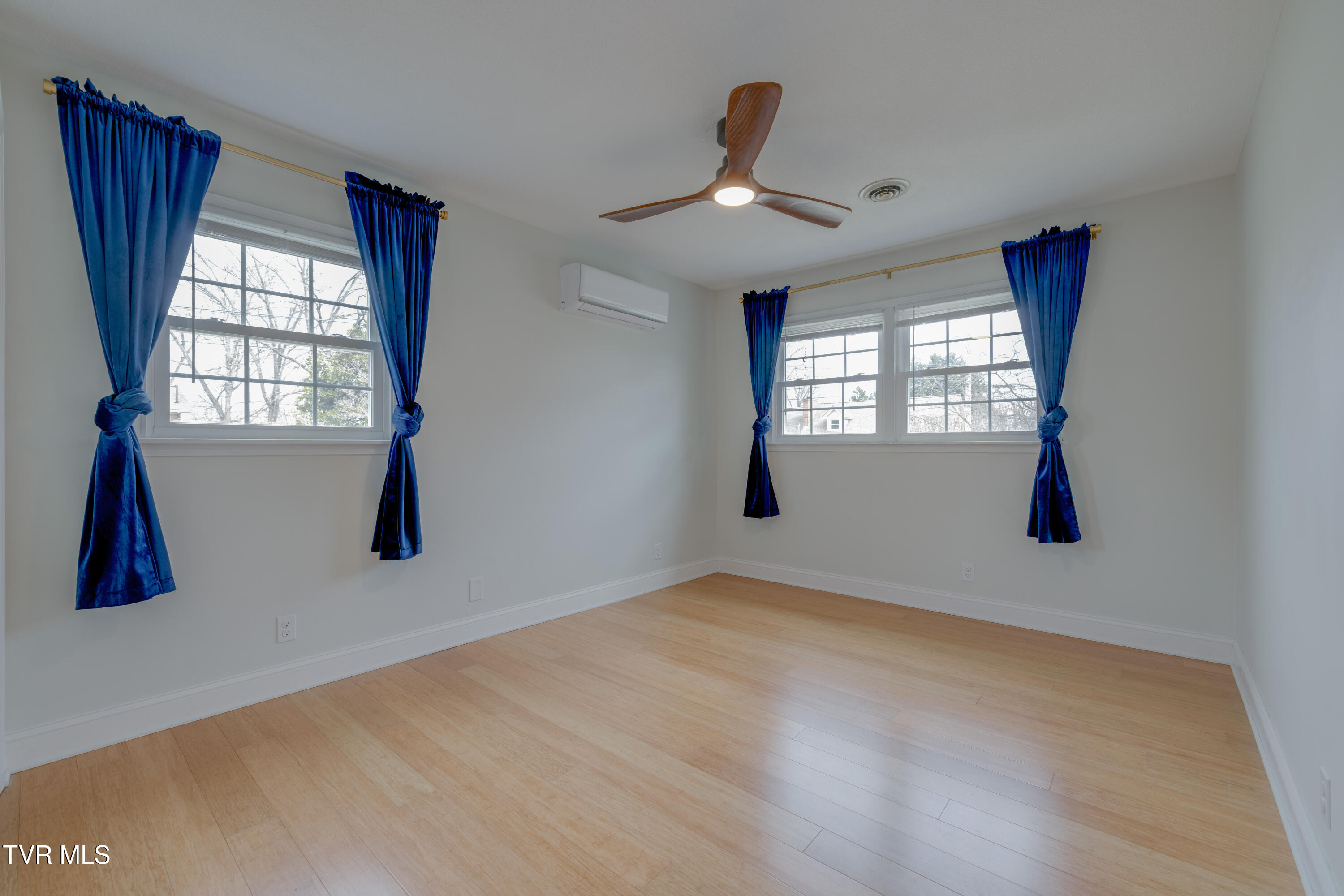 2405 Rambling Road