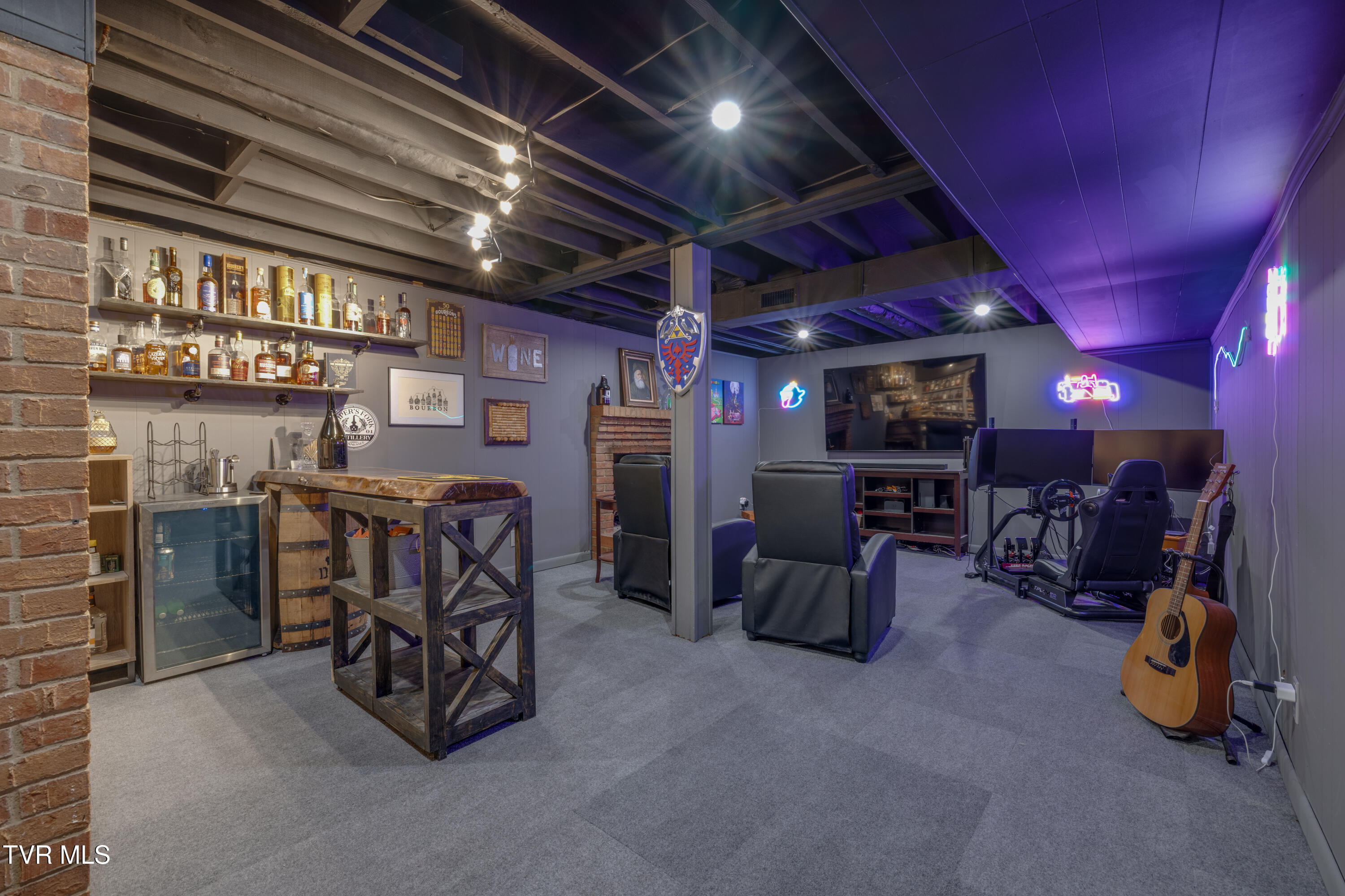 2405 Rambling Road