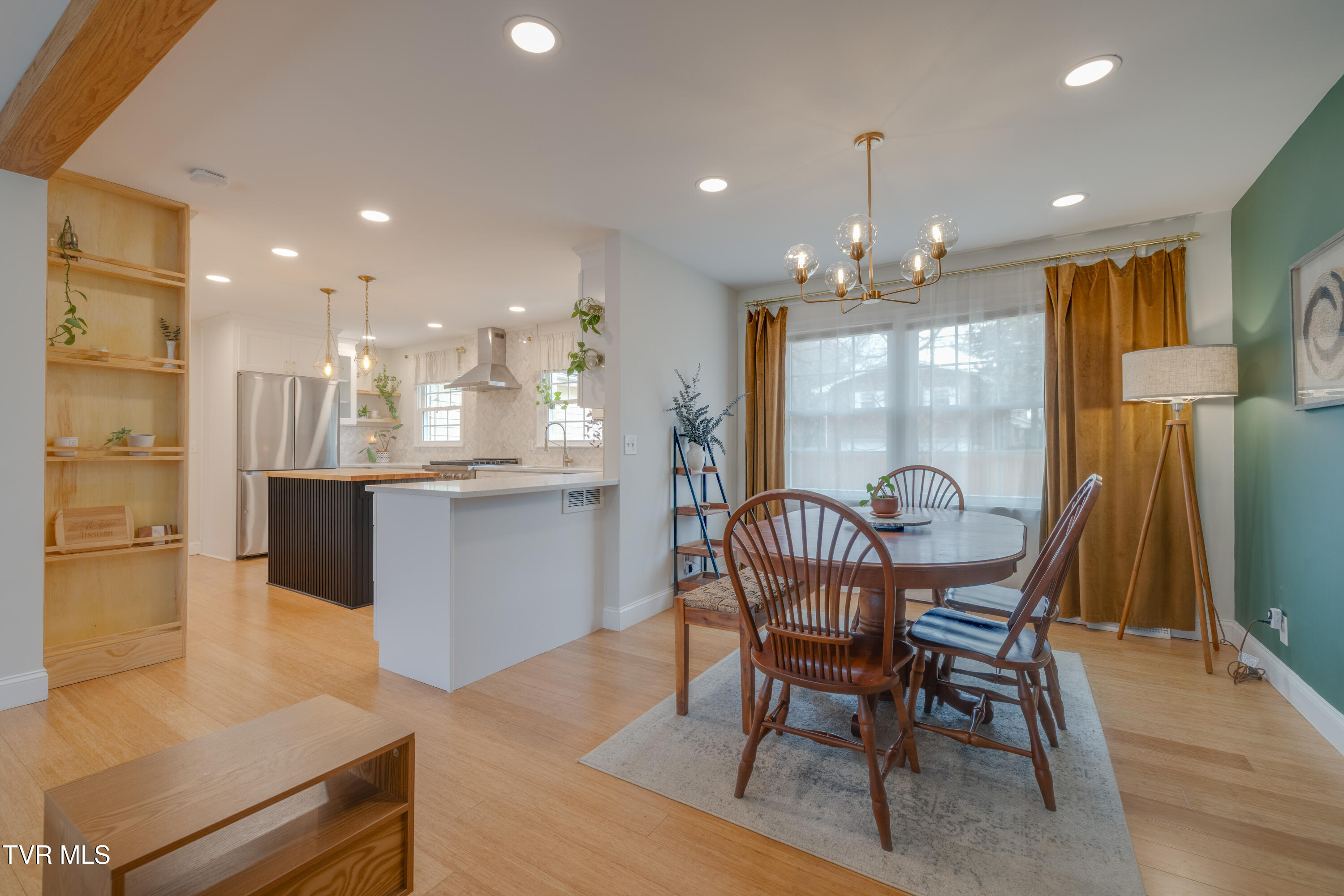 2405 Rambling Road