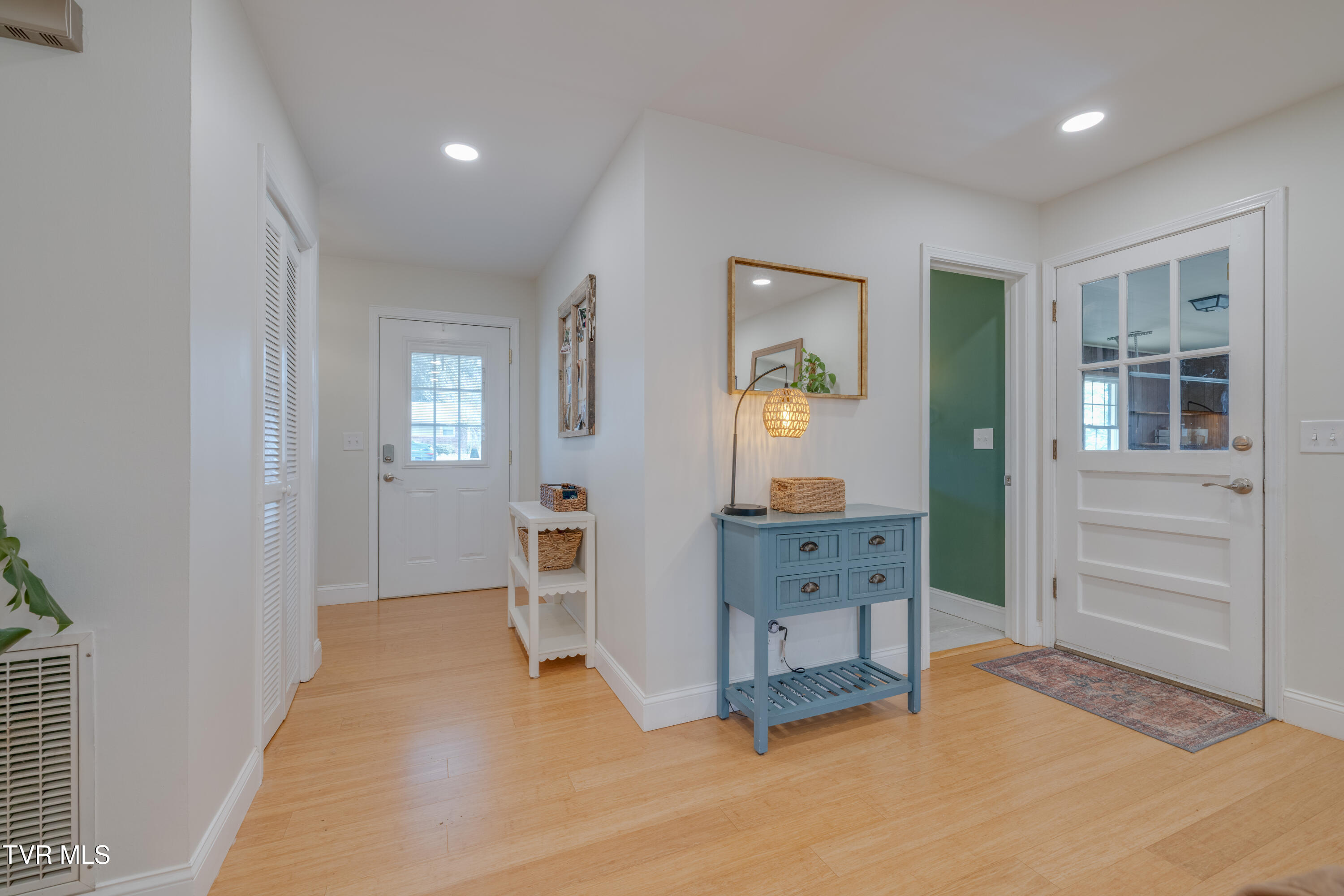 2405 Rambling Road