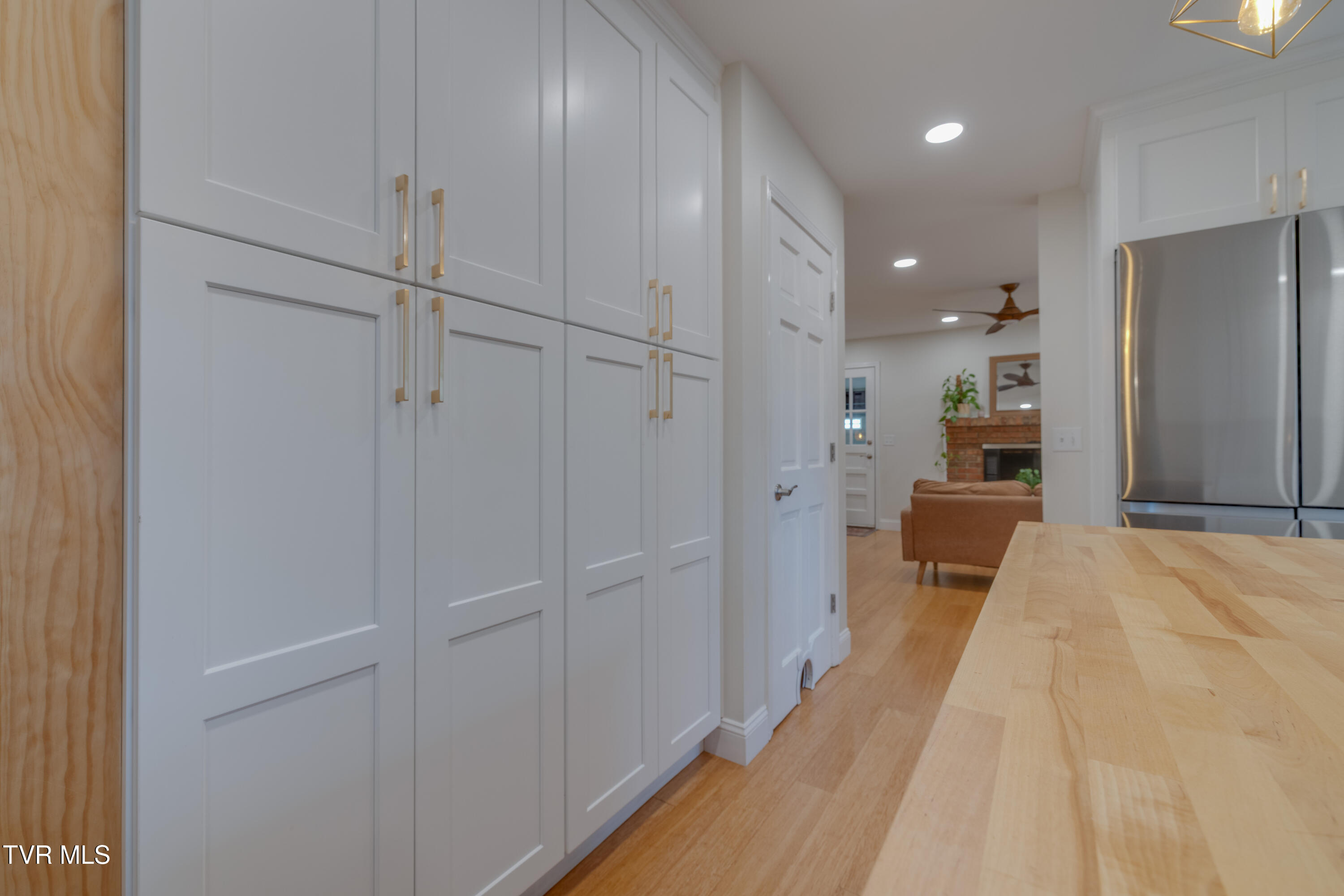 2405 Rambling Road