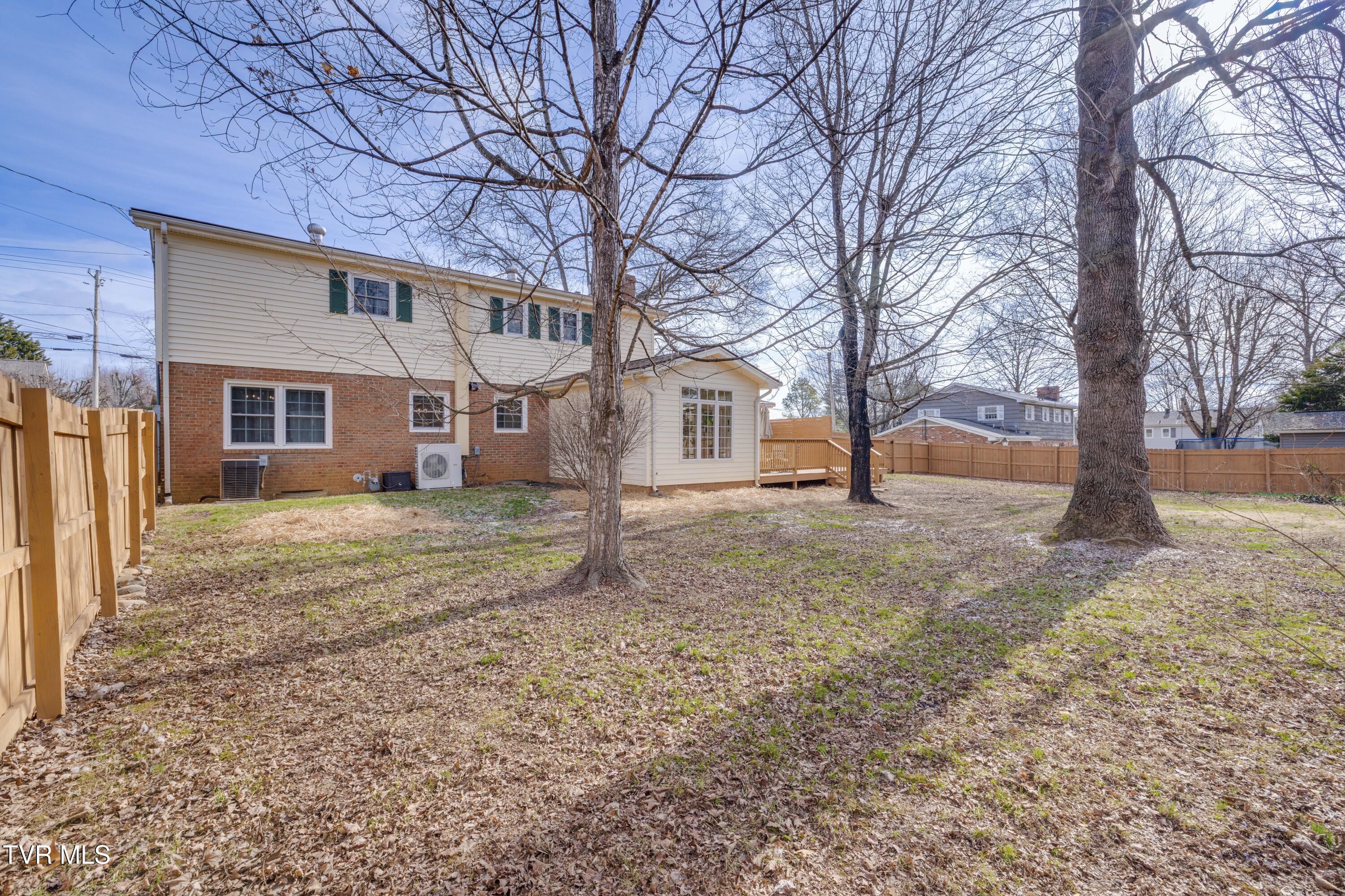 2405 Rambling Road