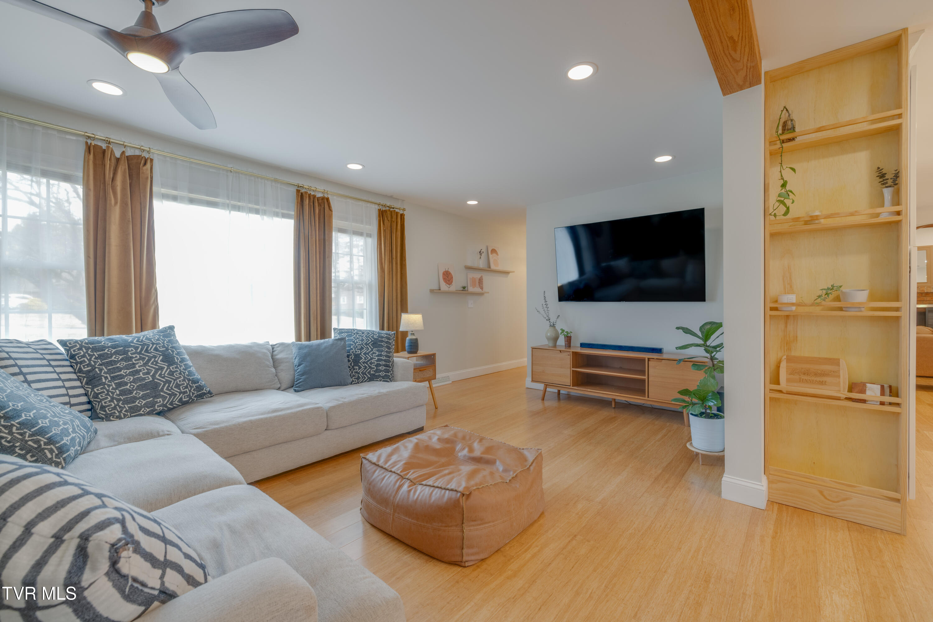 2405 Rambling Road