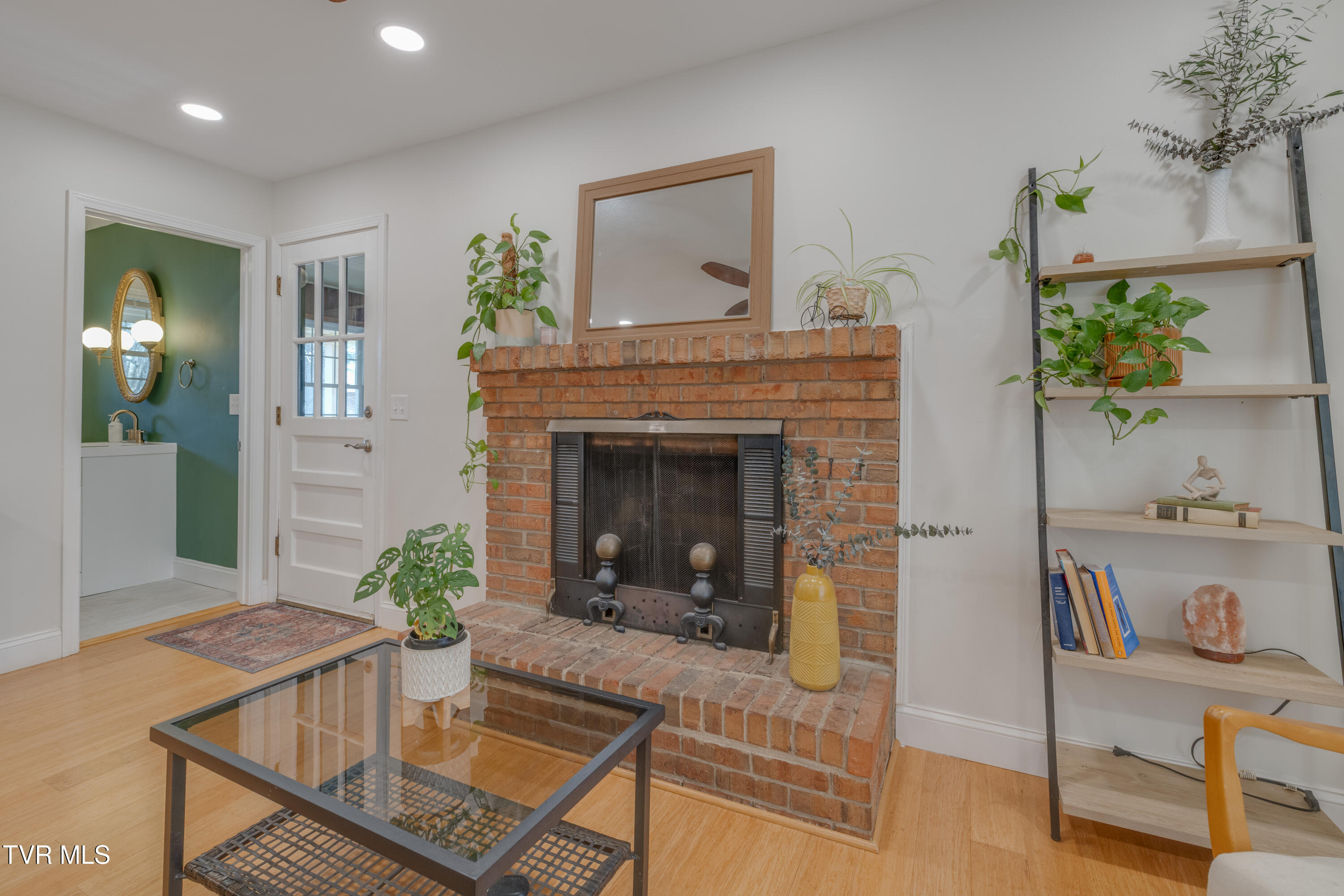 2405 Rambling Road