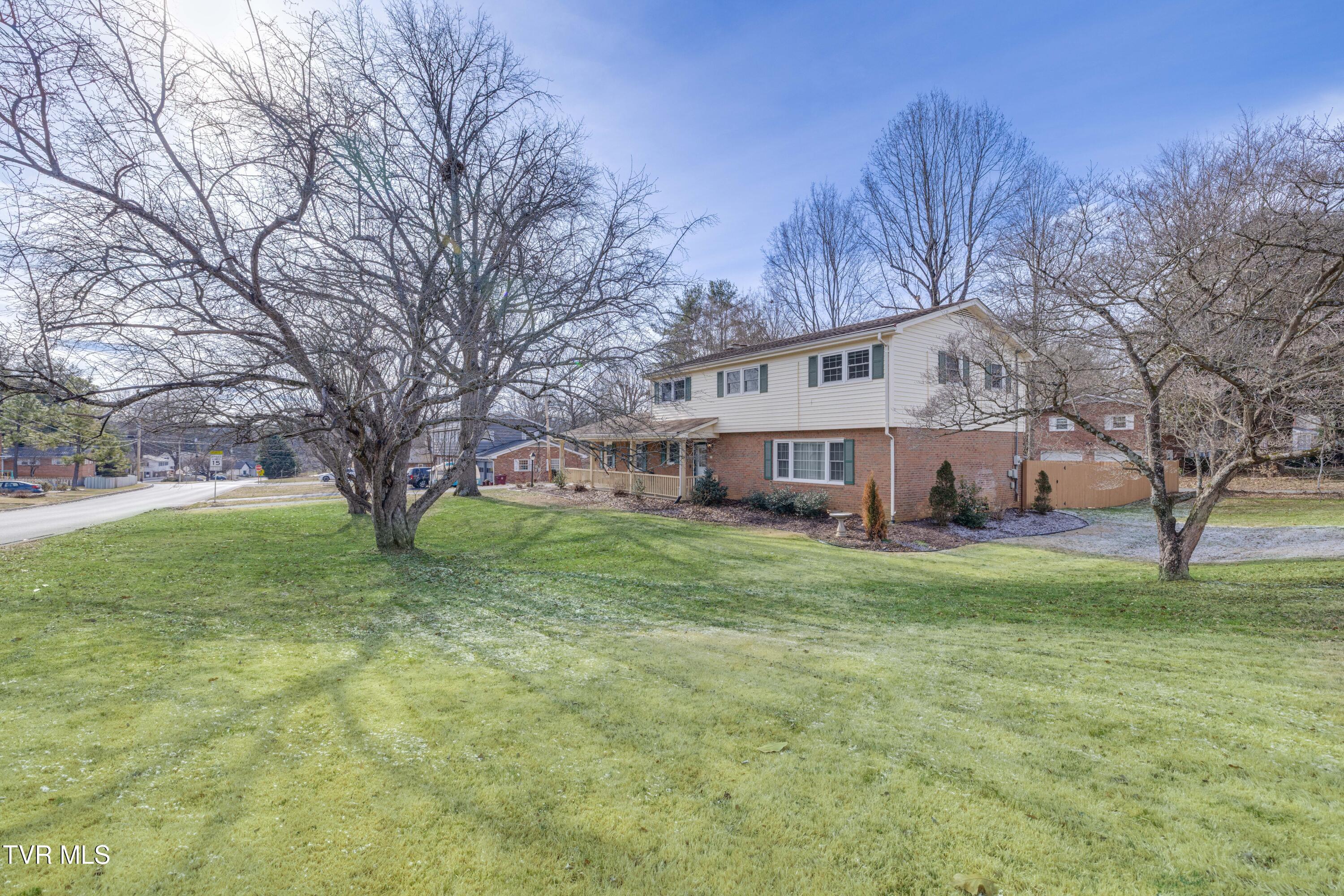 2405 Rambling Road