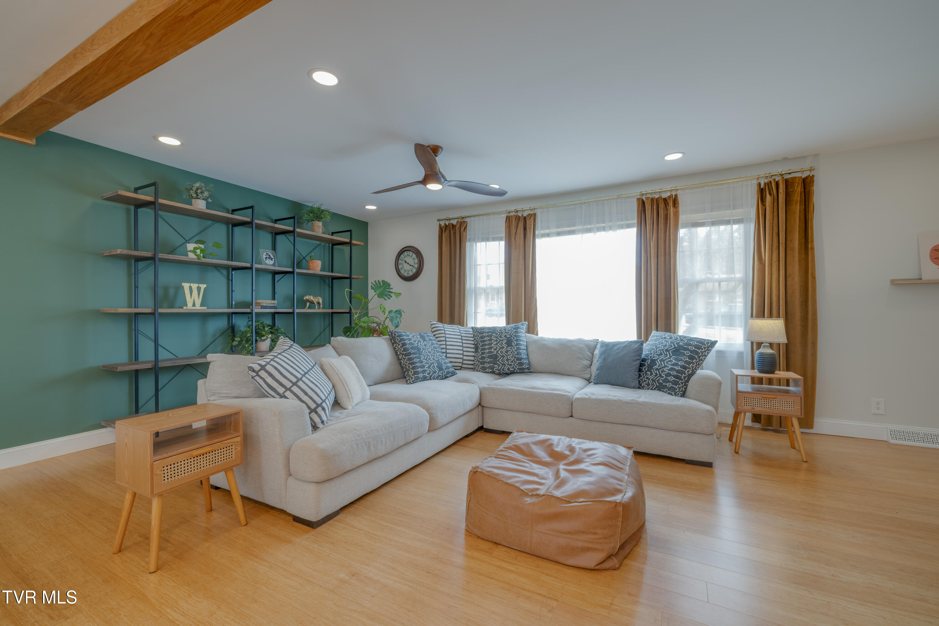 2405 Rambling Road