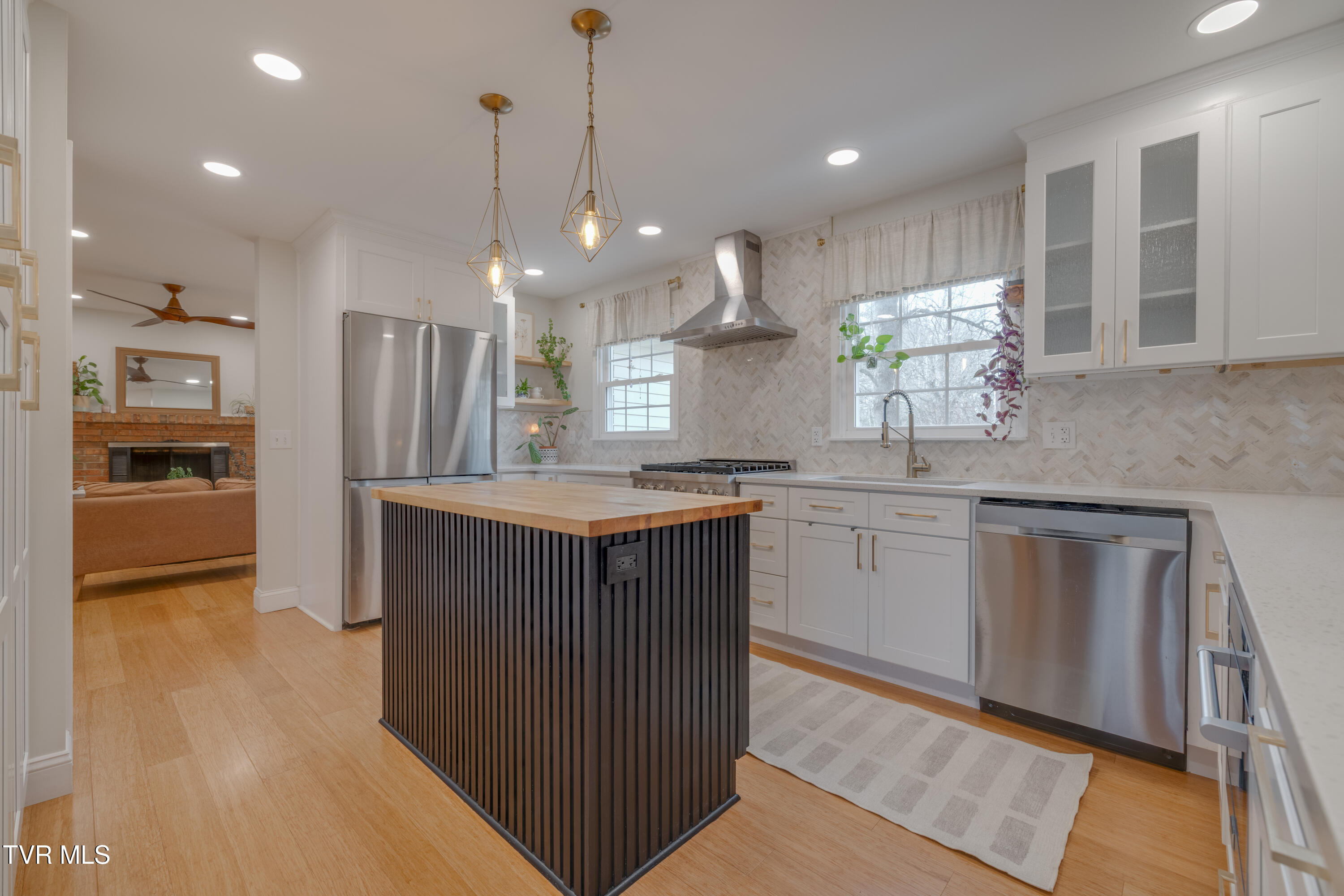 2405 Rambling Road