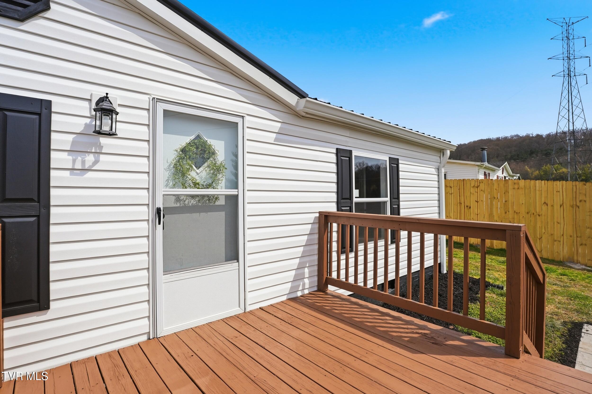108 Hensley Loop