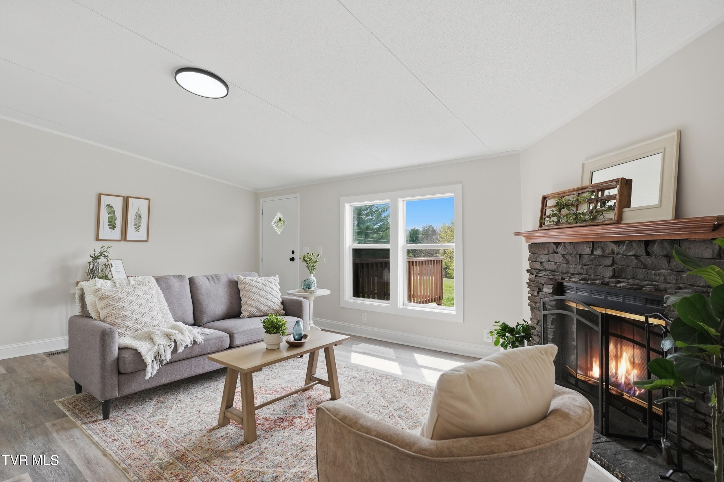 108 Hensley Loop