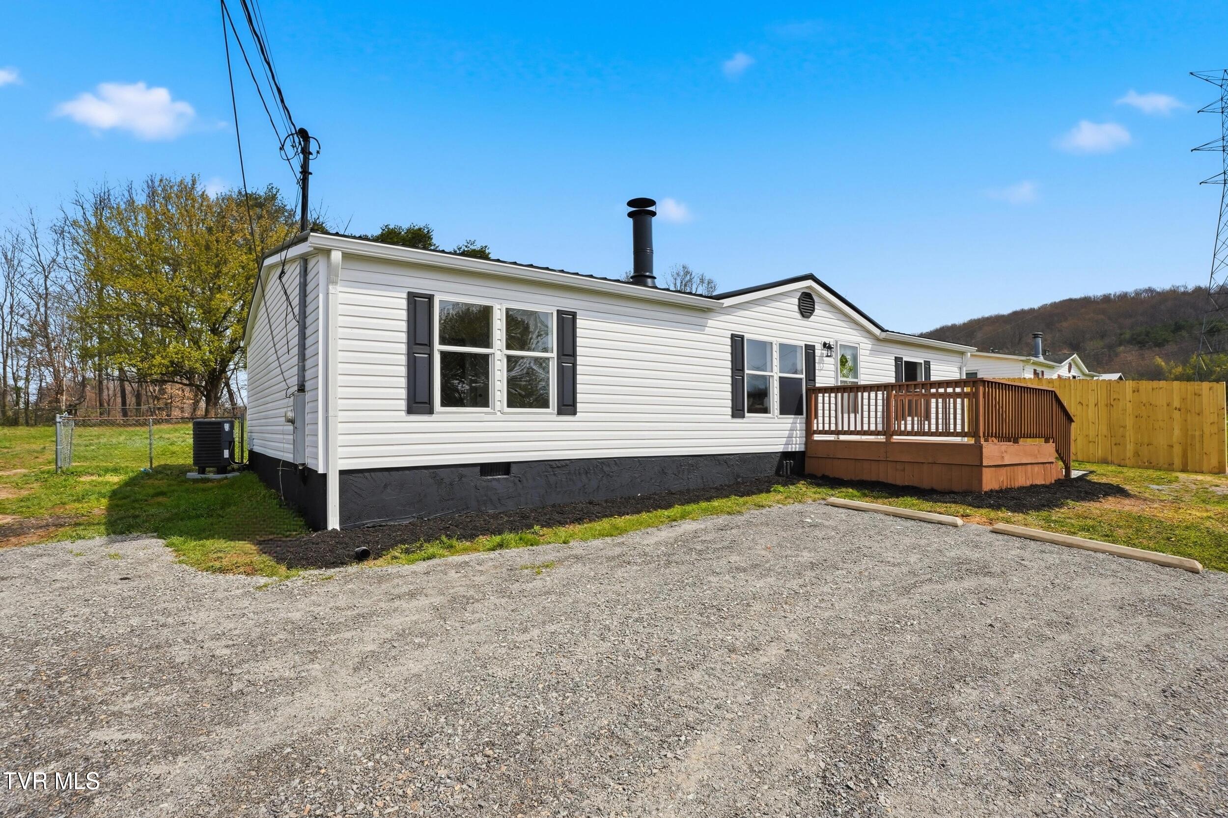 108 Hensley Loop