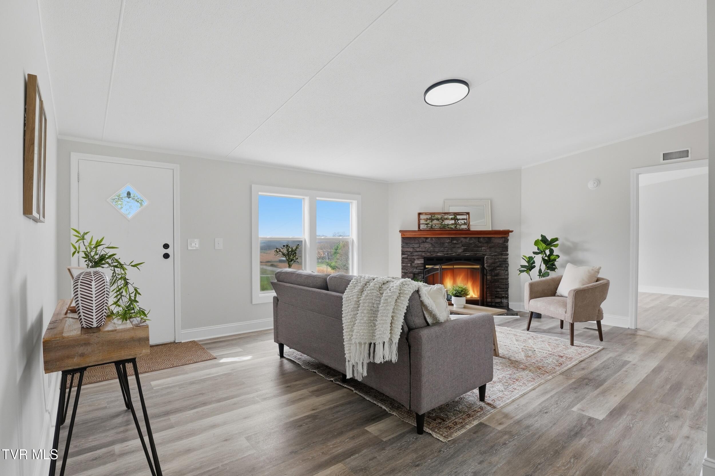 108 Hensley Loop