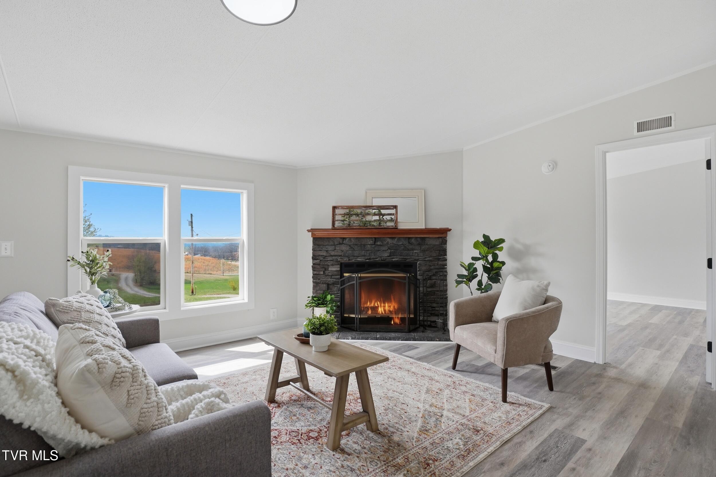 108 Hensley Loop