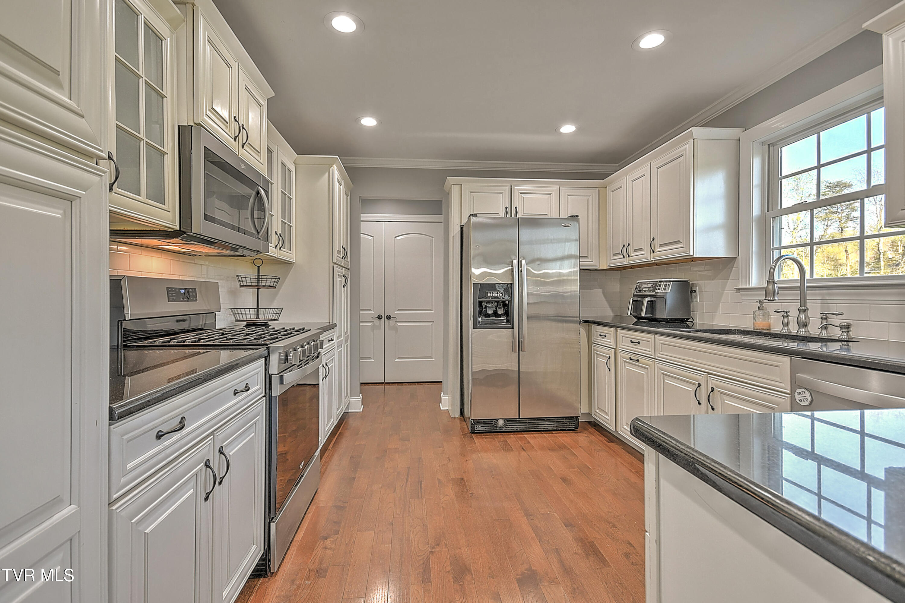 23395 Larwood Lane