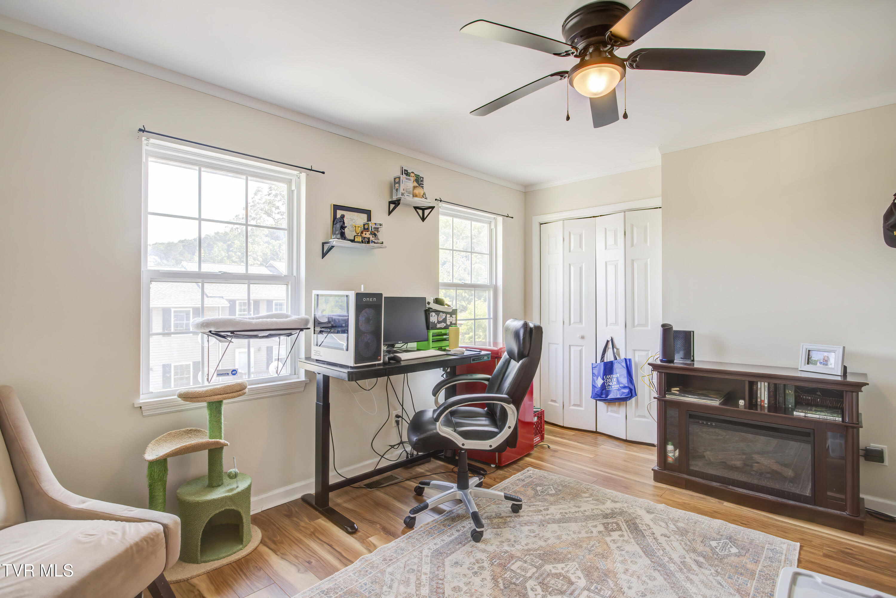 200 Arrowhead Drive 1